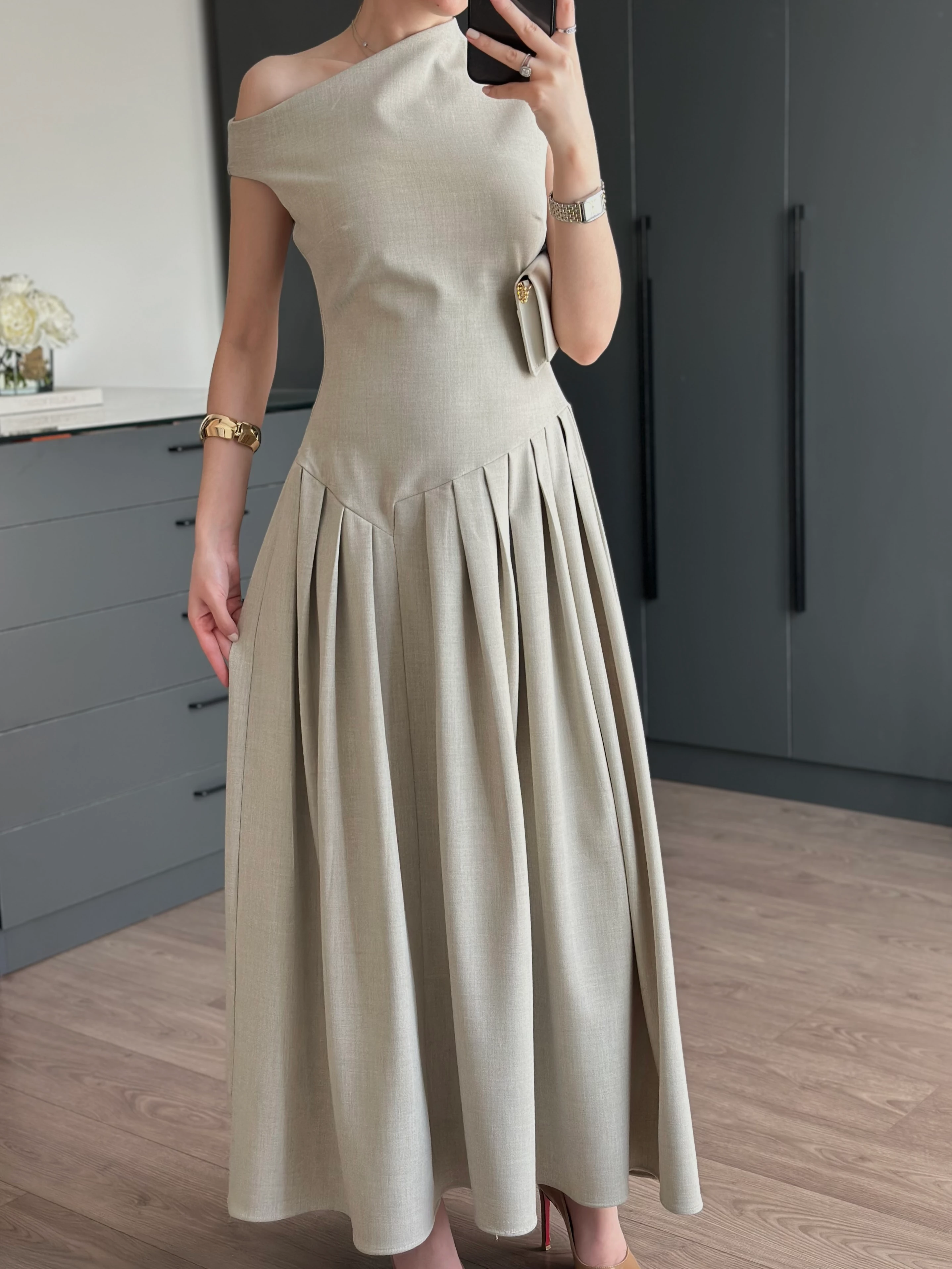 TASARIM KAYIK YAKA PİLELİ ELBİSE - MİNT