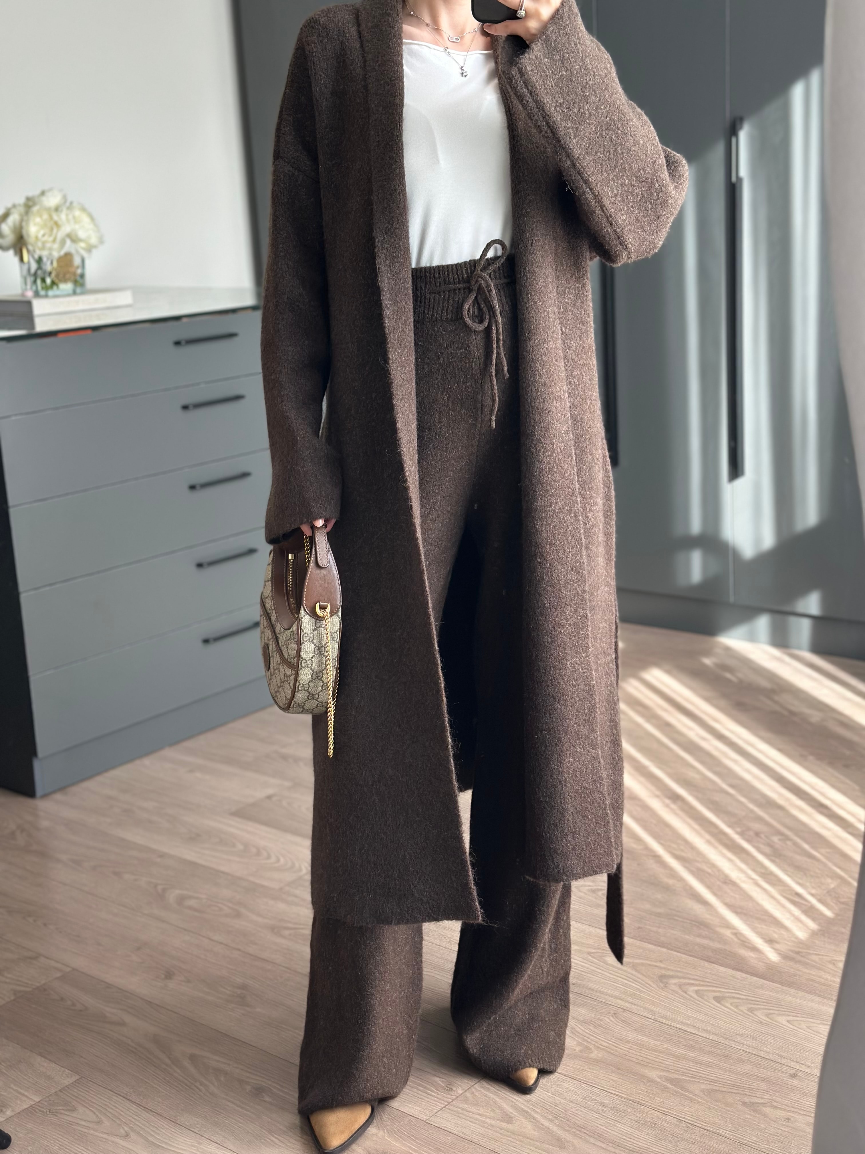 MAXİ BOY KAHVE TRİKO HIRKA