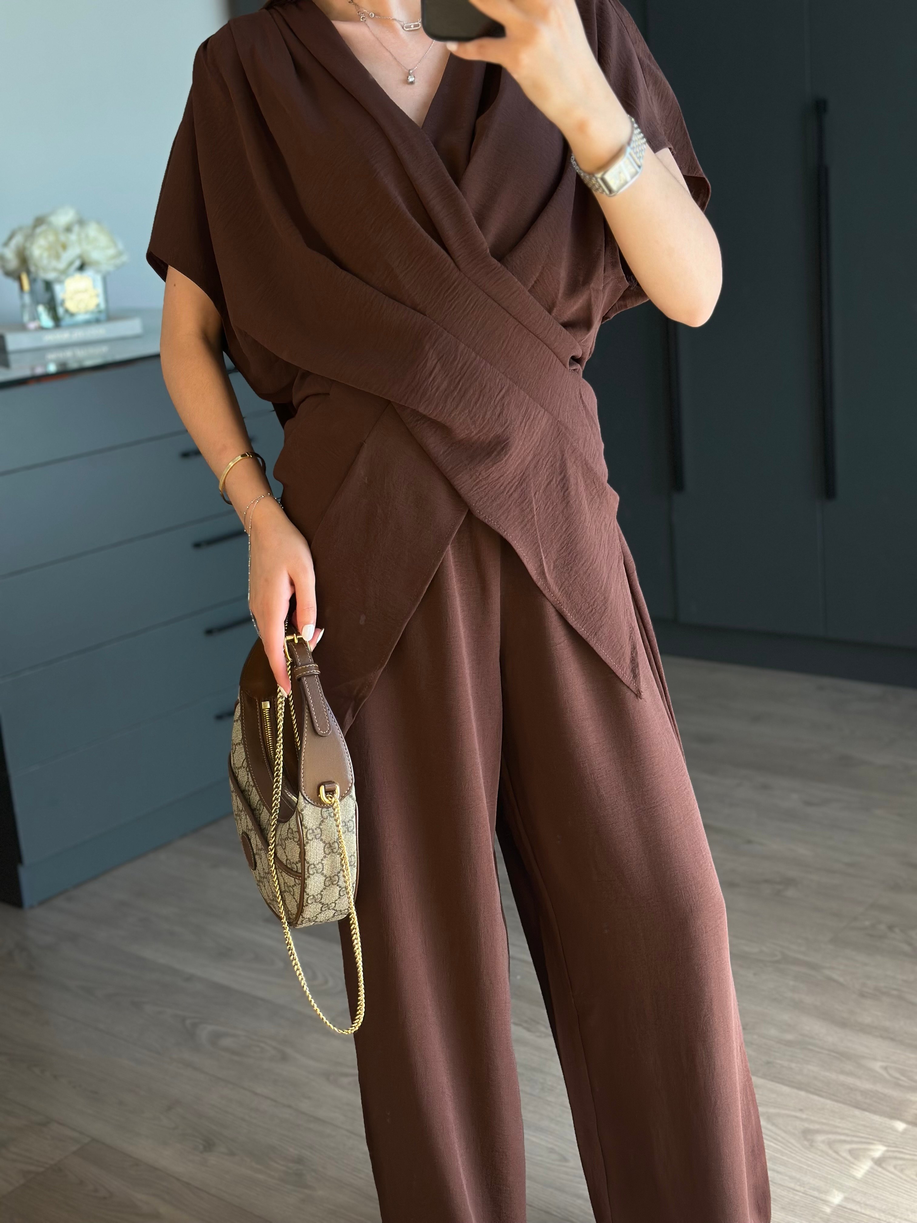 KAHVE ASİMETRİK BLUZ PANTOLON TAKIM