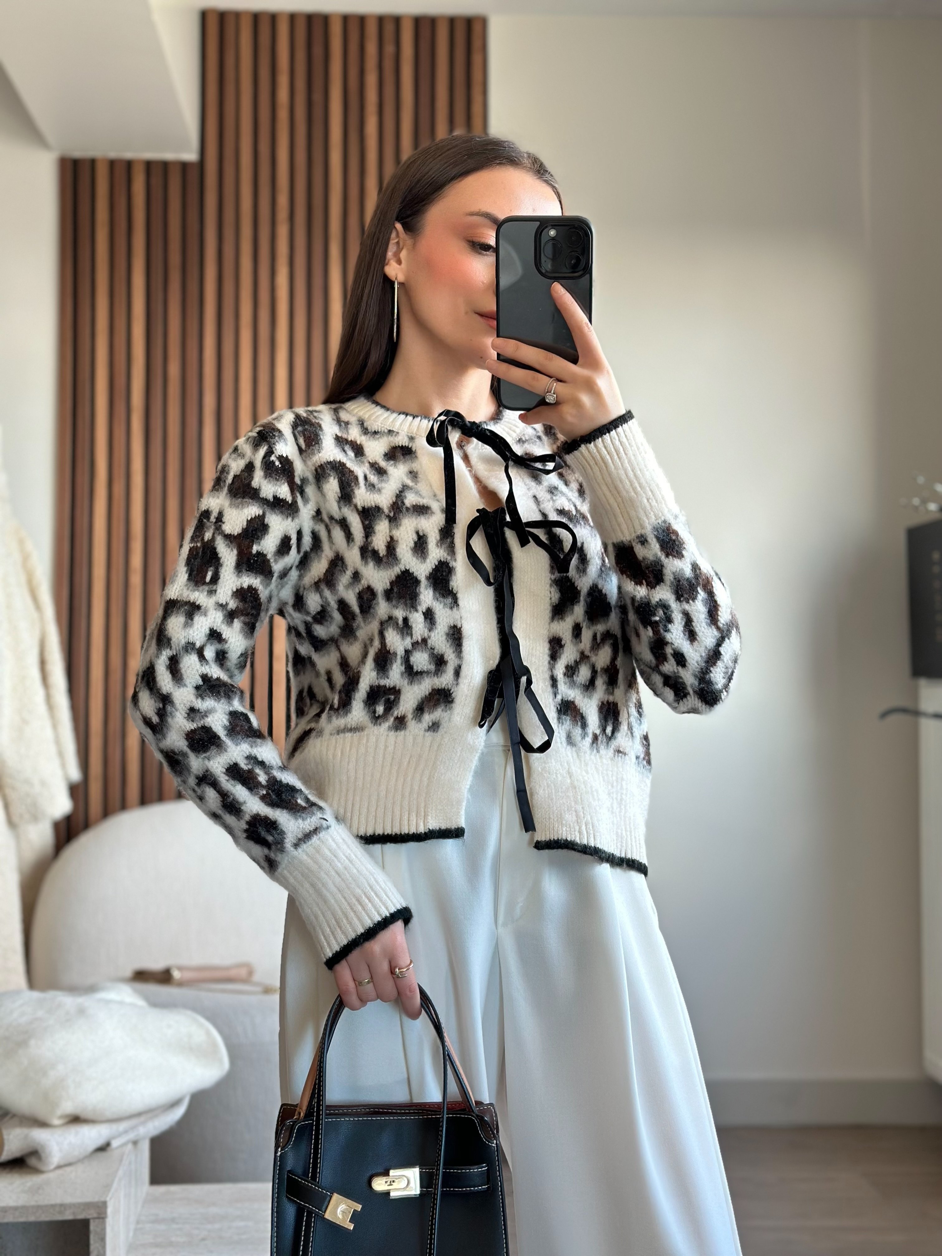 KADİFE BAĞCIKLI BEYAZ HIRKA