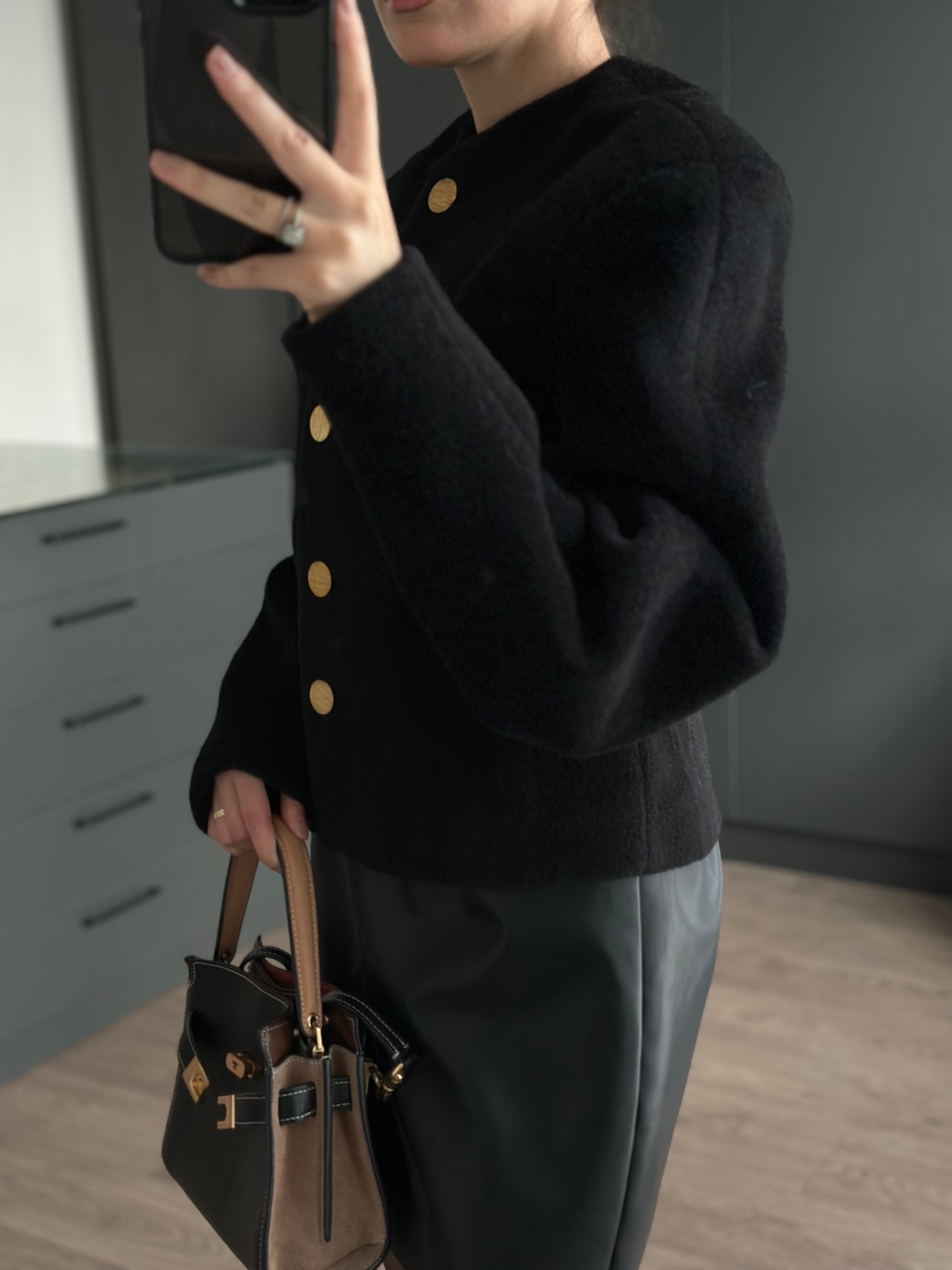 SİYAH BELDEN OTURTMA MODEL VATKALI CEKET