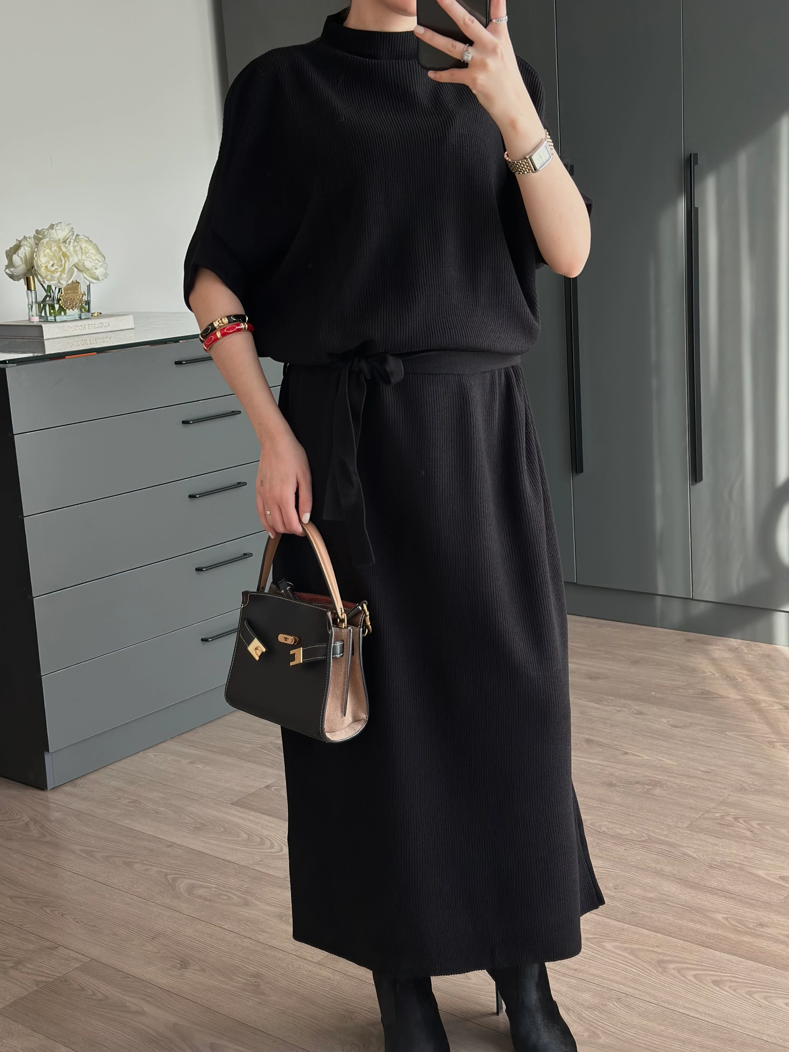 KUŞAKLI DÜŞÜK KOL TRİKO ELBİSE - Siyah