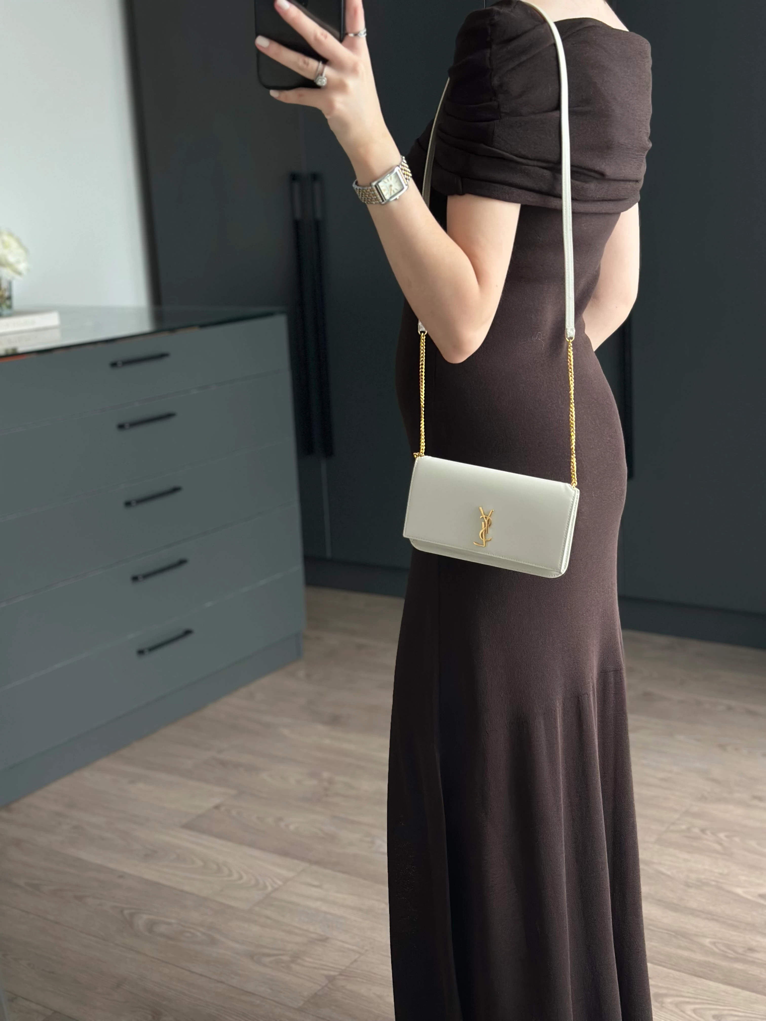 ACI KAHVE YAKA DETAYLI TASARIM TRİKO ELBİSE