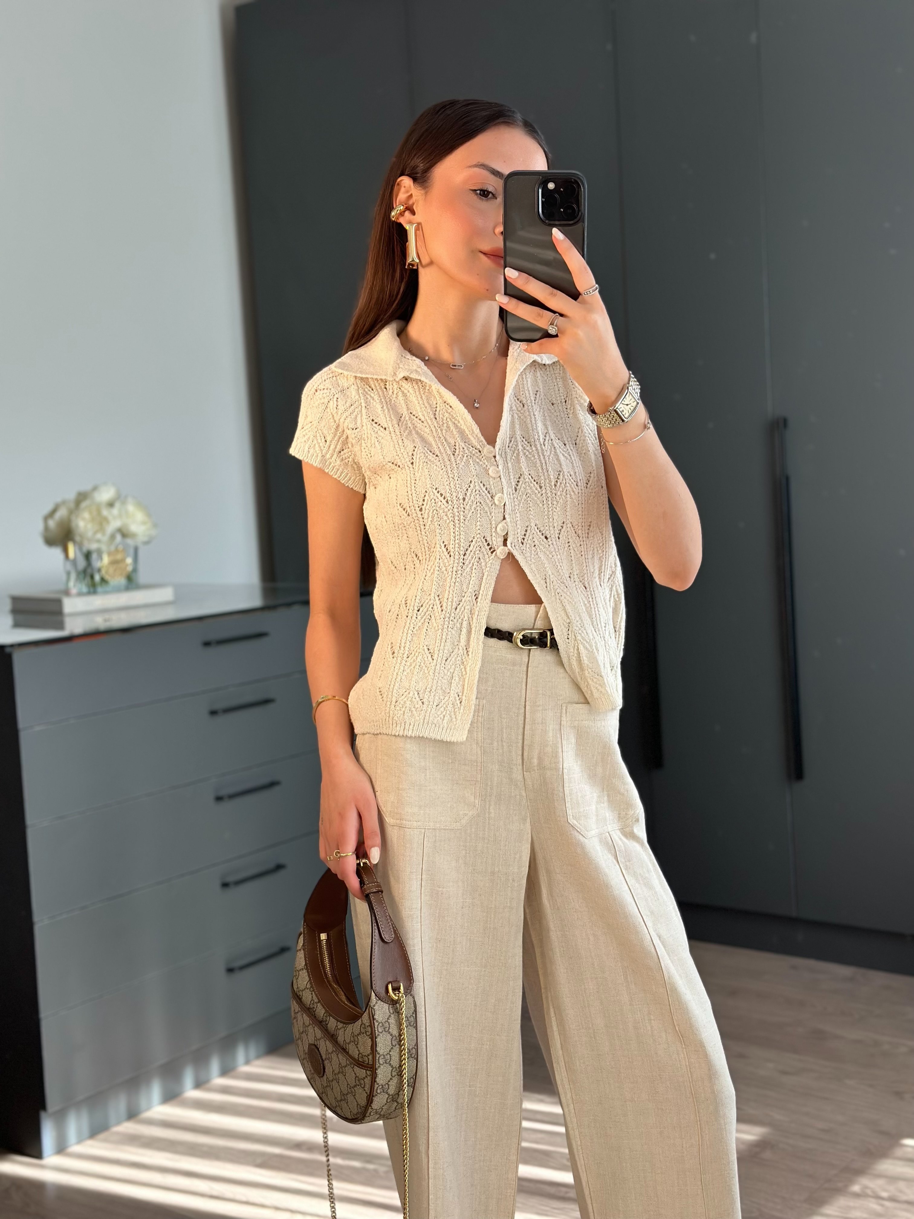 DÜĞMELİ V YAKA  NATUREL BLUZ