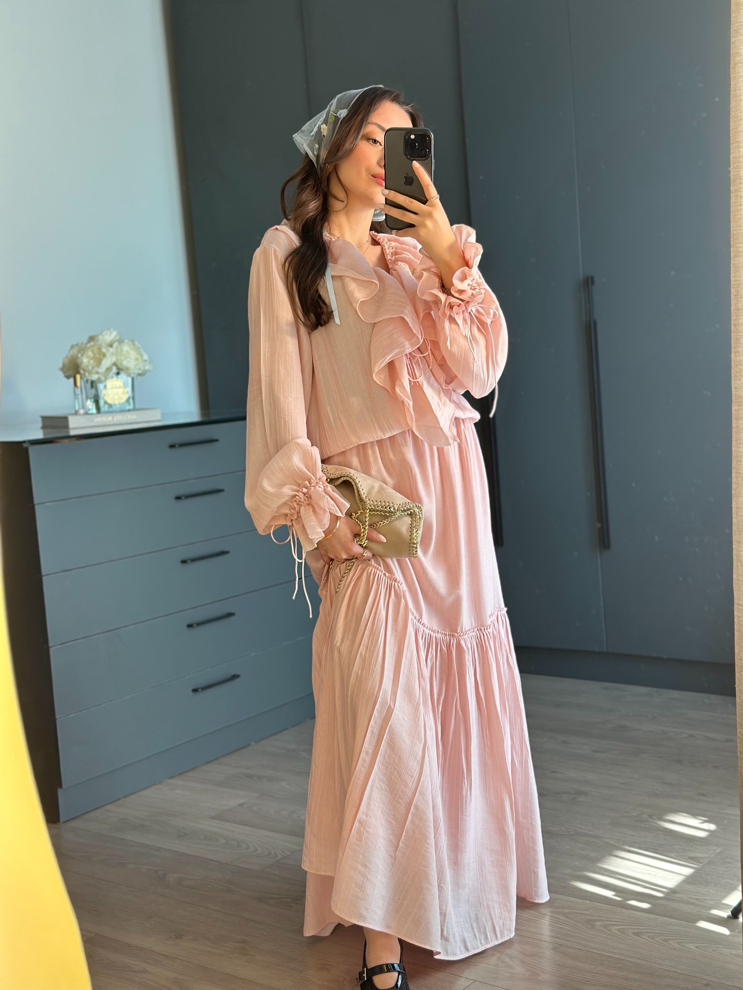 BELLIS TOZ PEMBE FIRFIRLI TASARIM MAXİ ELBİSE