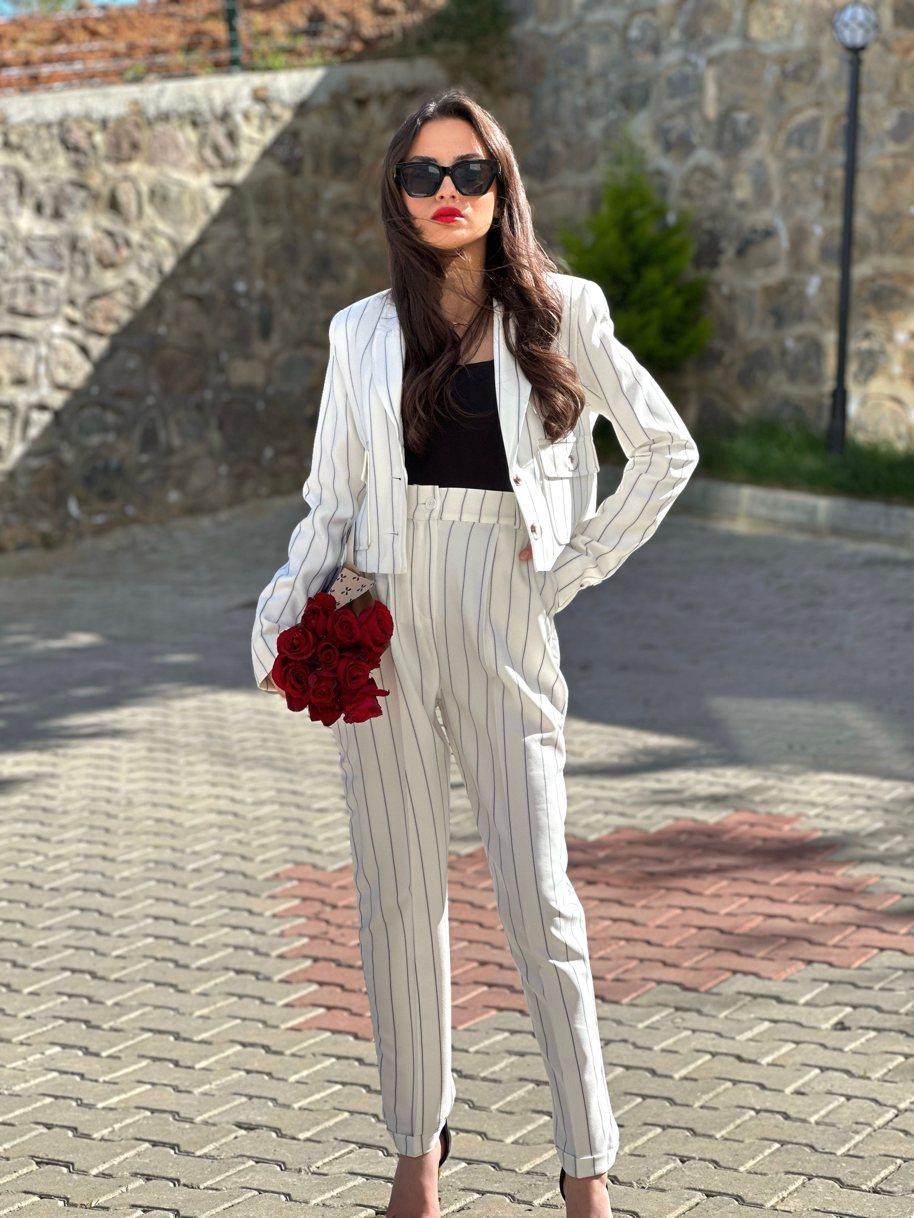 STRIPED SHORT JACKET TROUSERS SUIT