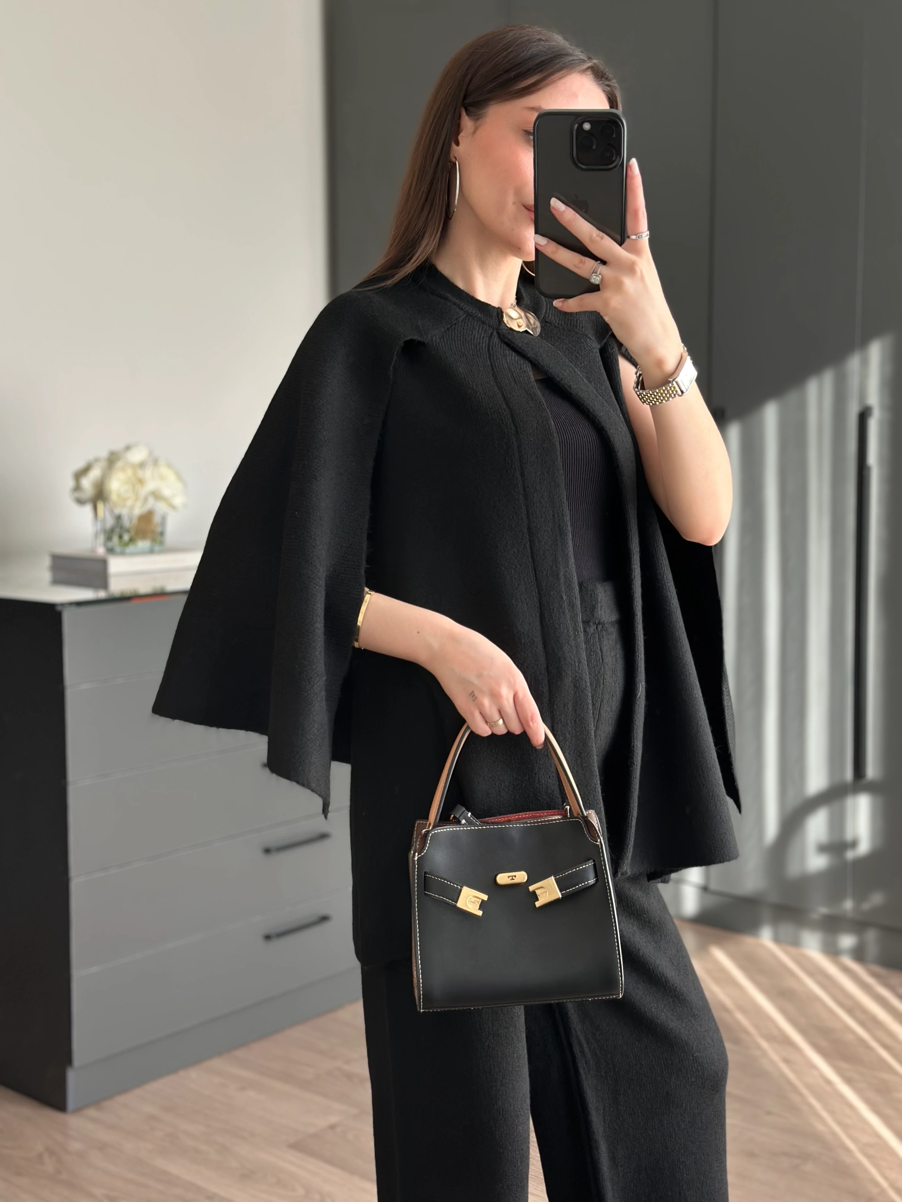 SİYAH METAL DÜĞME DETAYLI TRİKO PANÇO