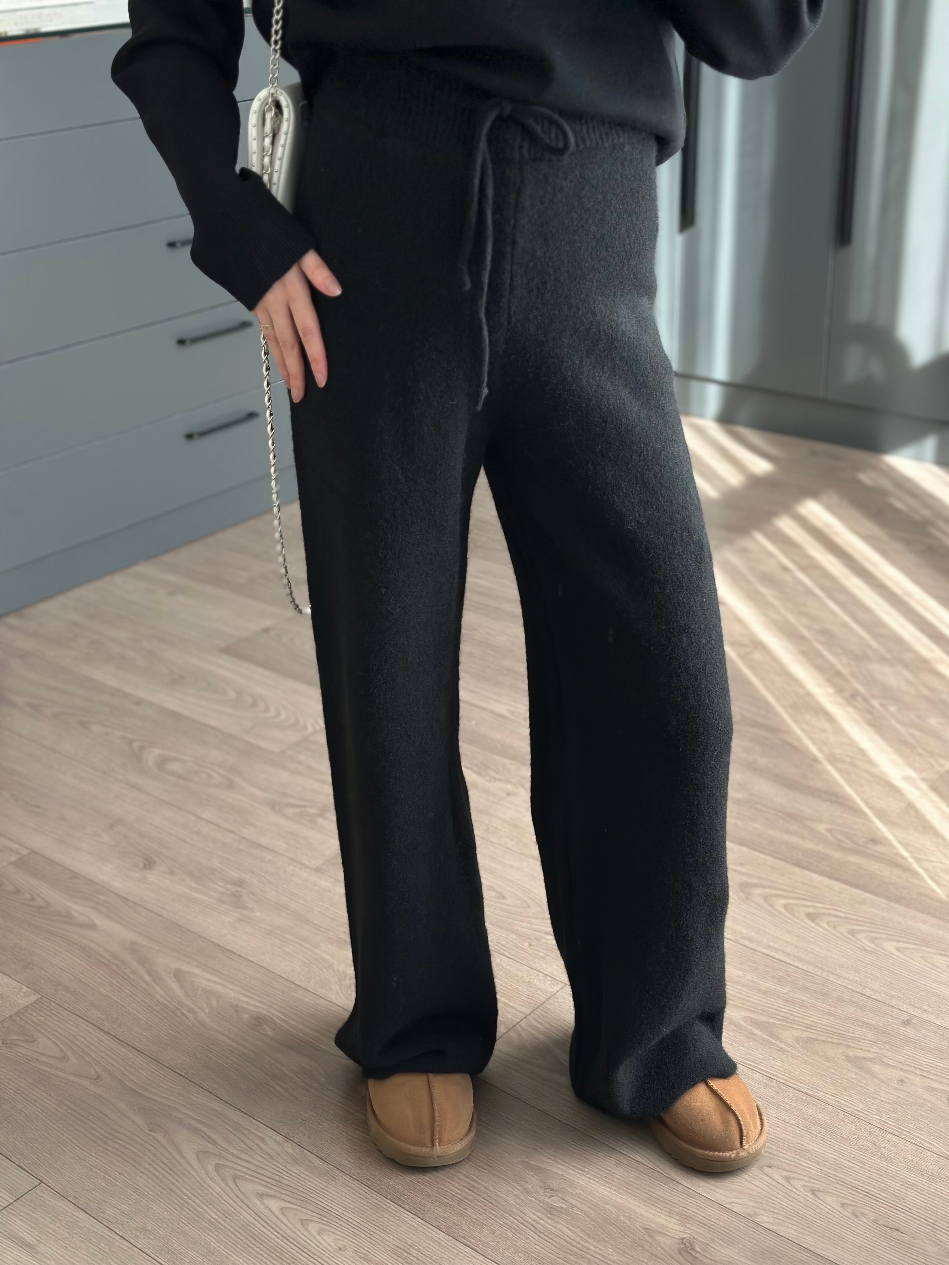 YUMUŞAK DOKULU TRİKO SİYAH PANTOLON