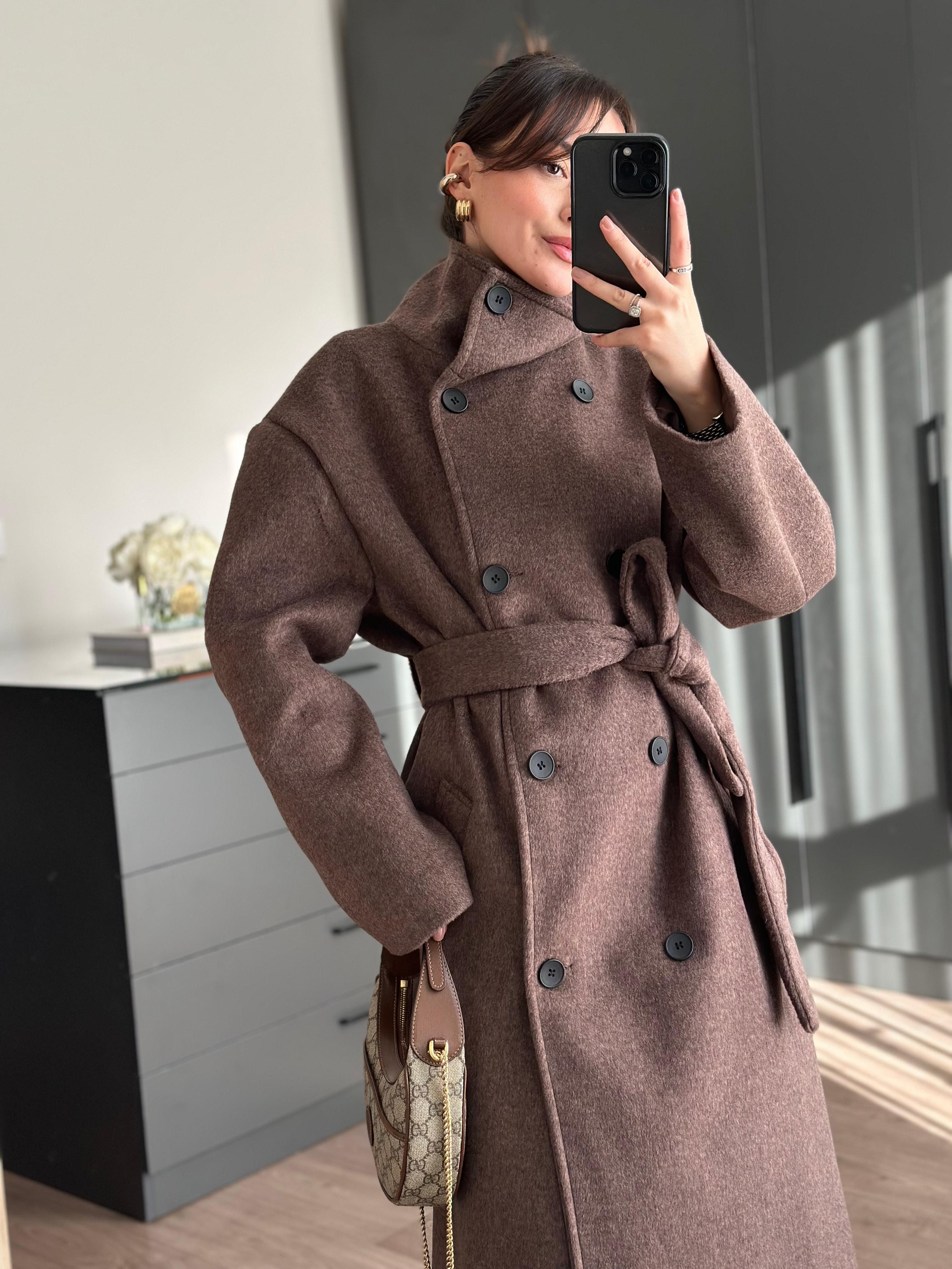 DİK YAKA KUŞAKLI UZUN YÜN KAHVE PALTO