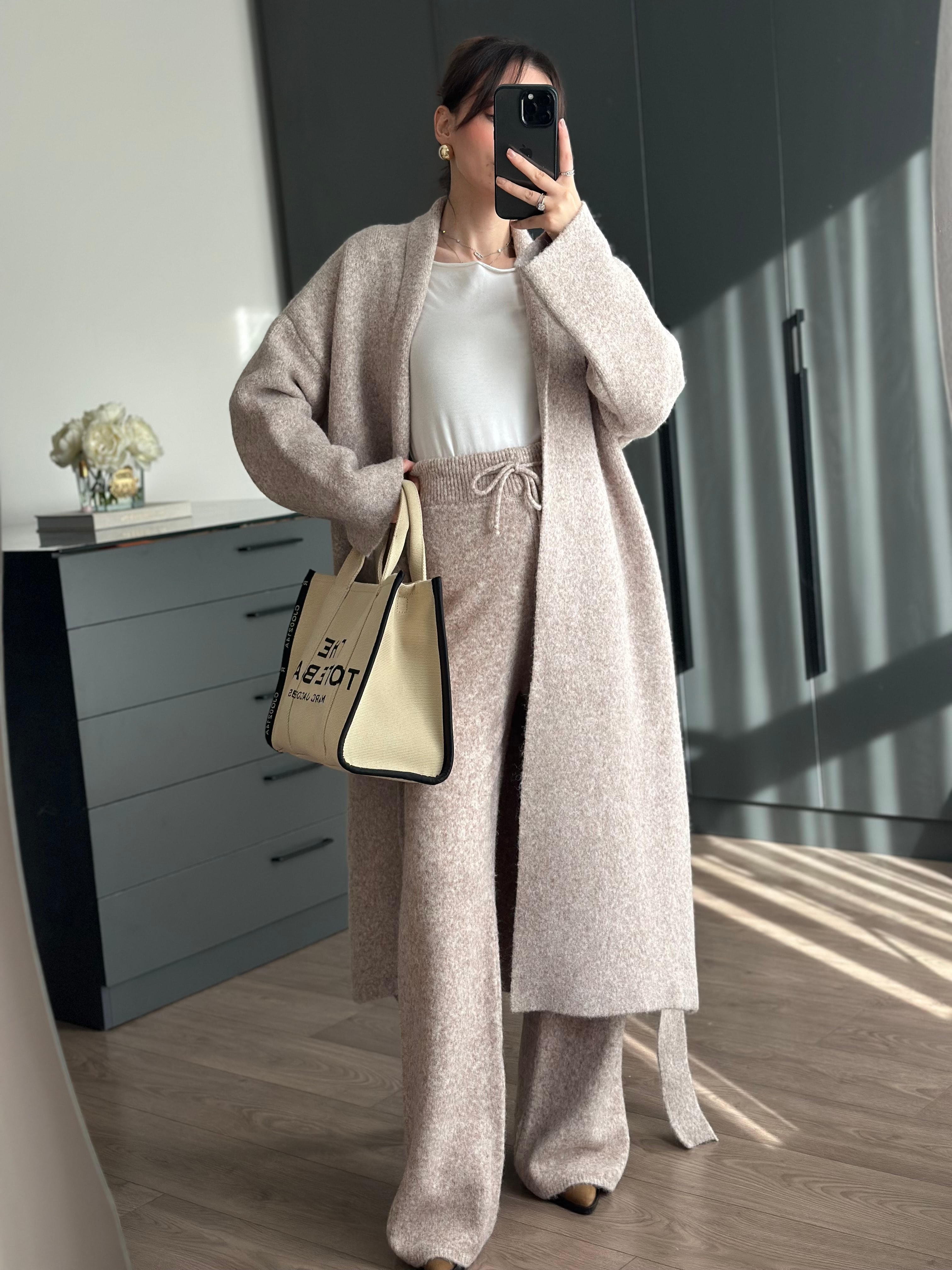 MAXİ BOY BEJ TRİKO HIRKA