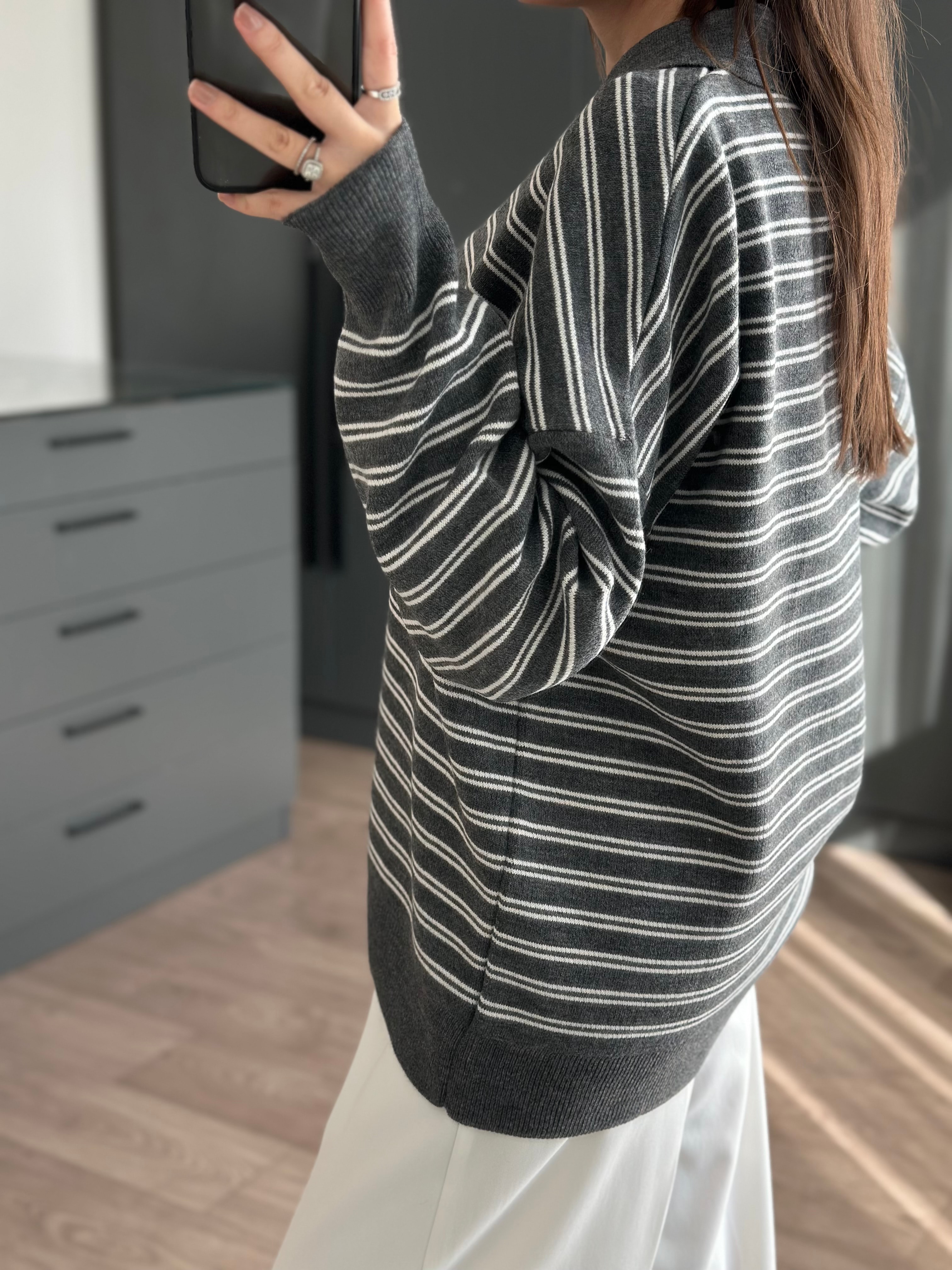 ÇİZGİLİ POLO YAKA GRİ KAZAK