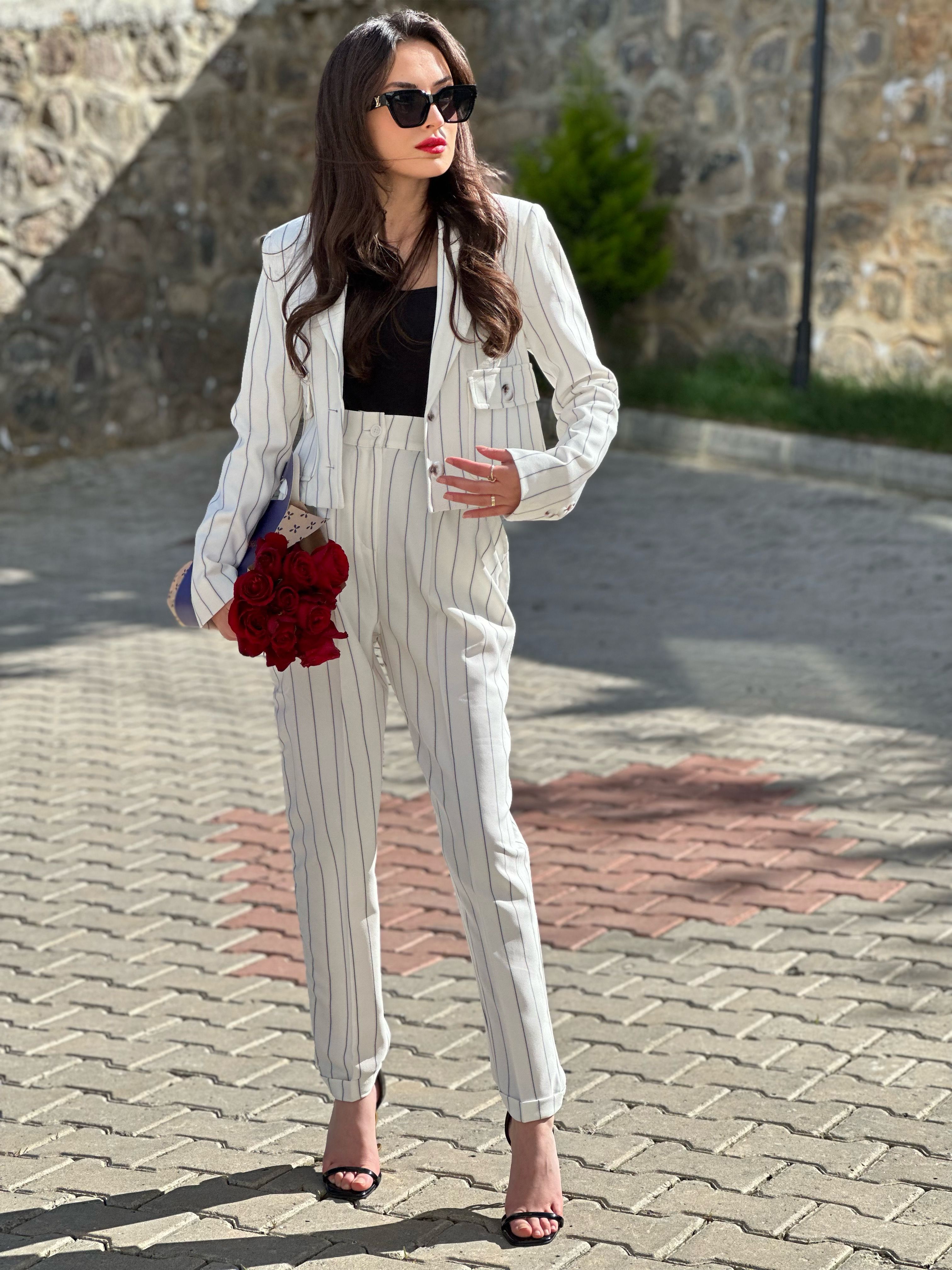 STRIPED SHORT JACKET TROUSERS SUIT