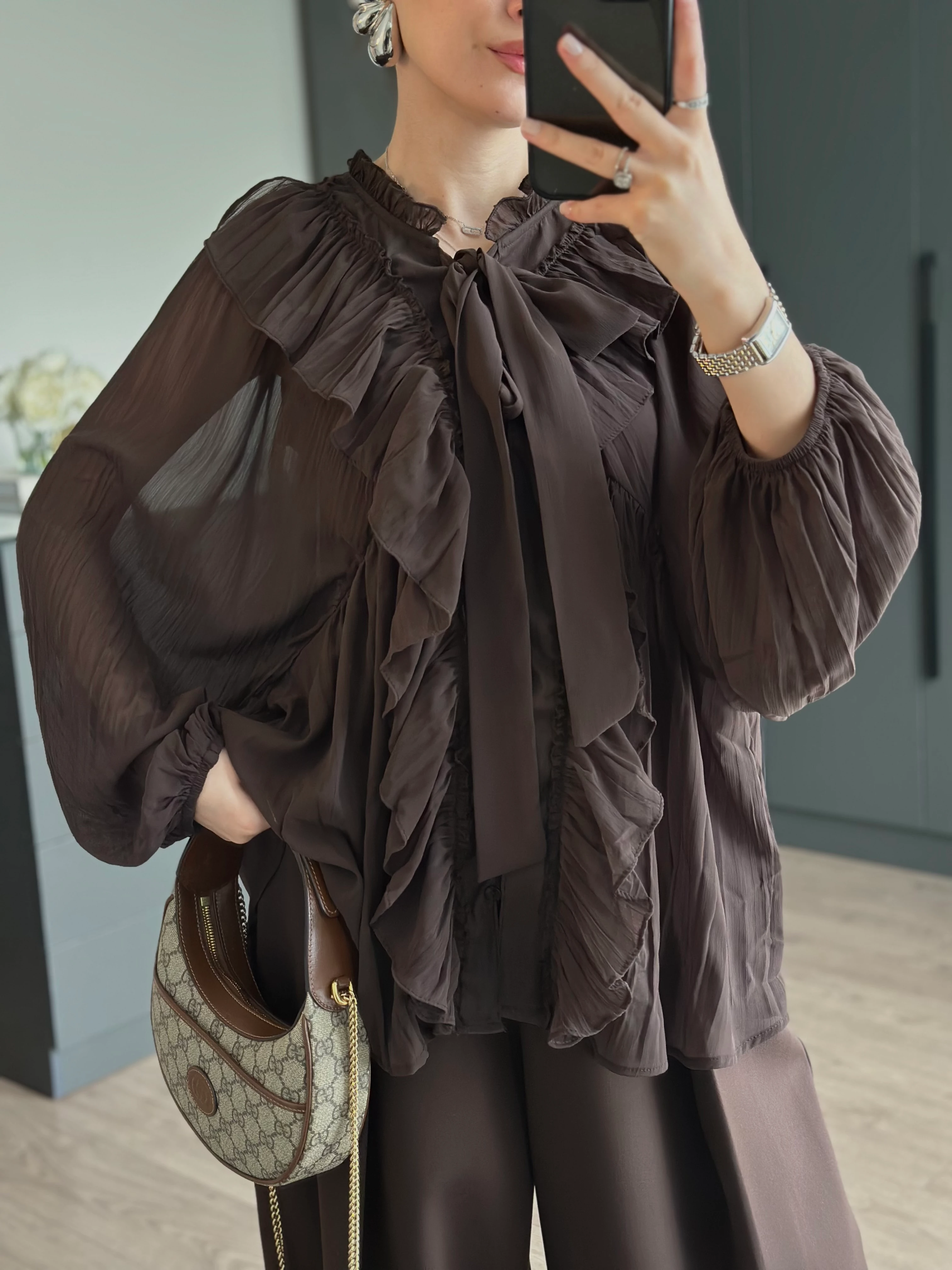 VOLANLI BAĞLAMA DETAYLI TÜL BLUZ