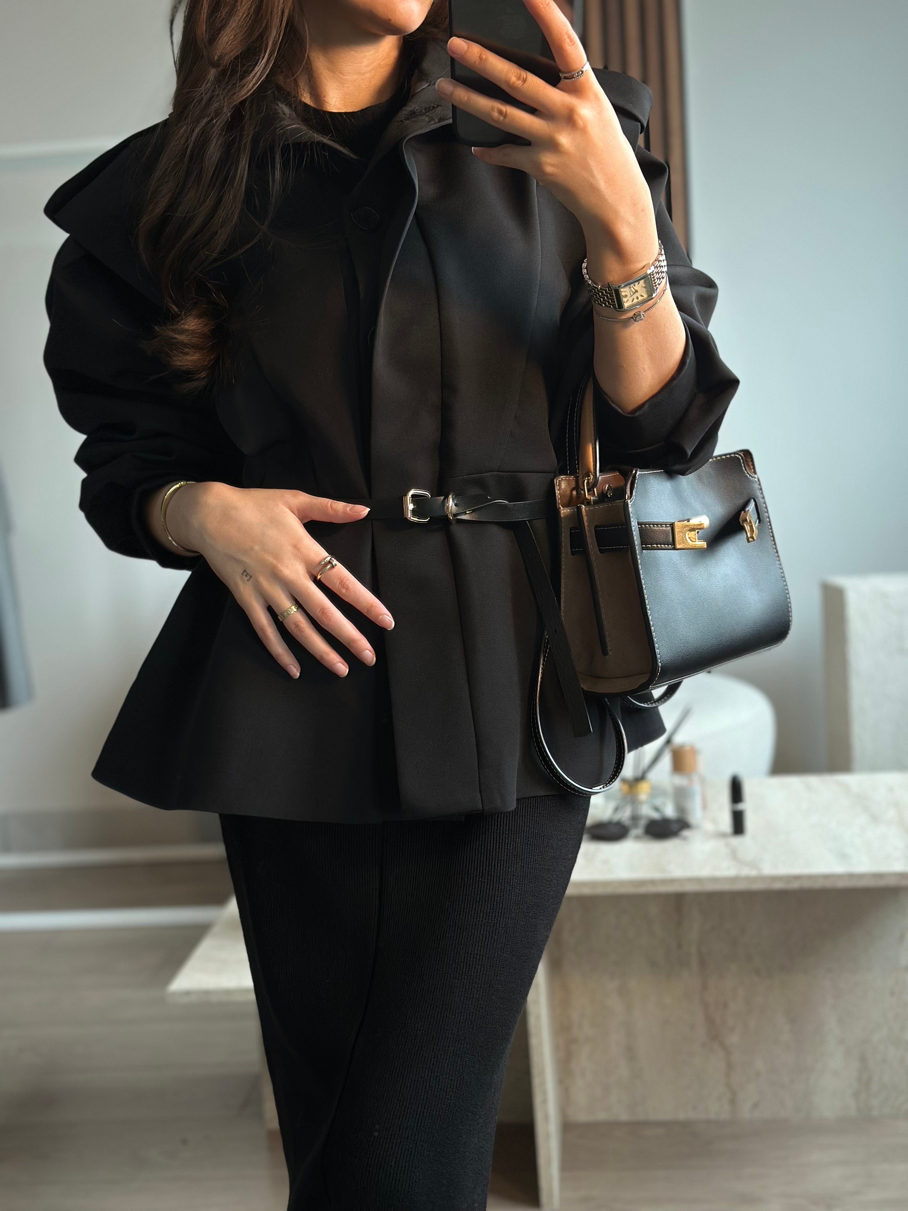 BALON KOL KEMERLİ BELDEN OTURTMA MODEL CEKET