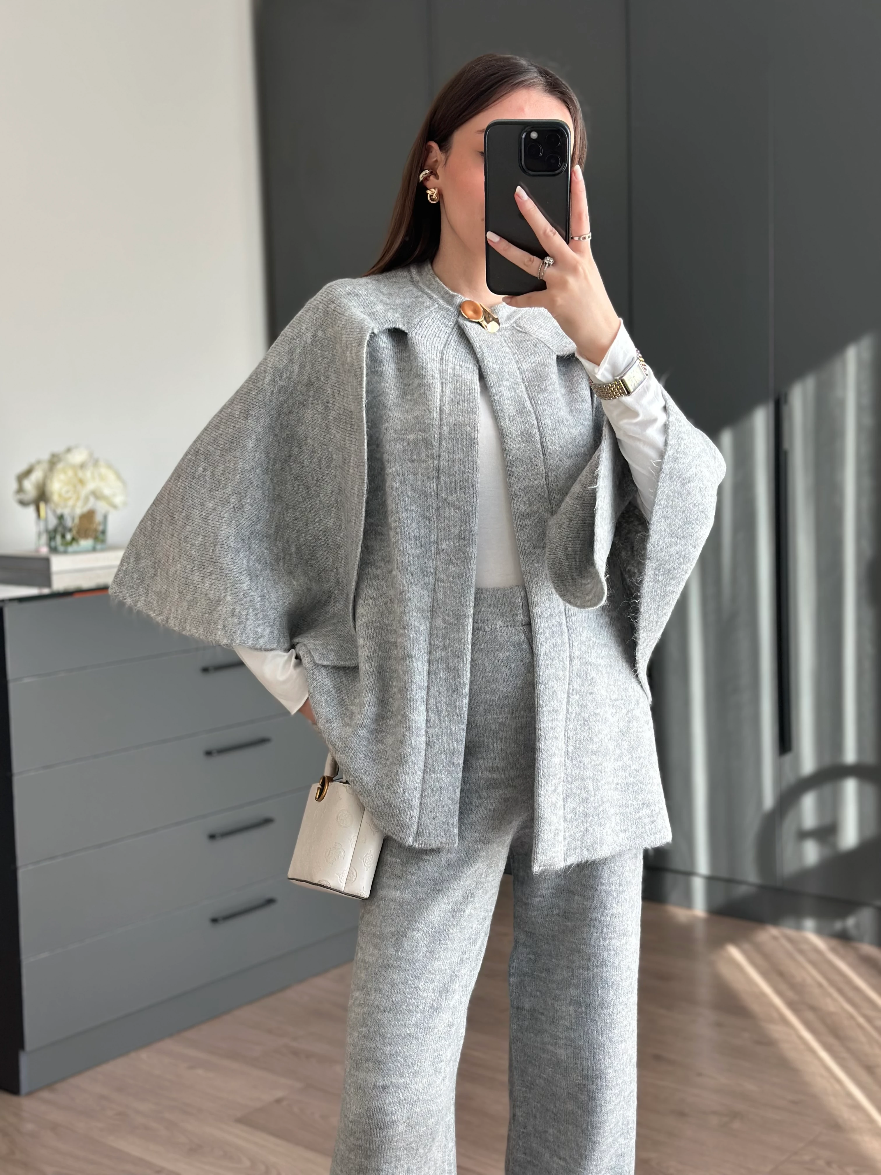 GRİ METAL DÜĞME DETAYLI TRİKO PANÇO