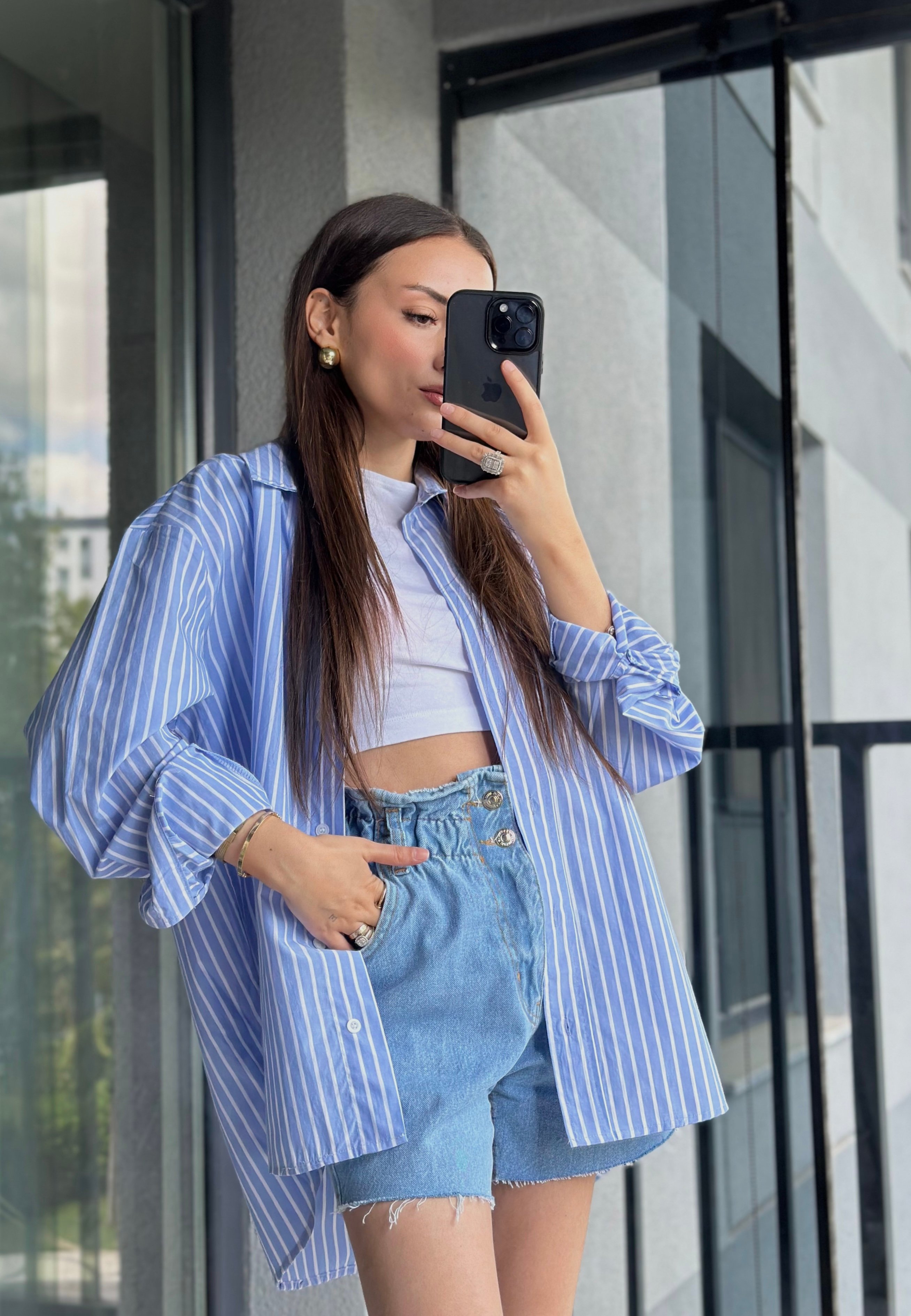 BUTTON BACK OVERSIZED SHIRT