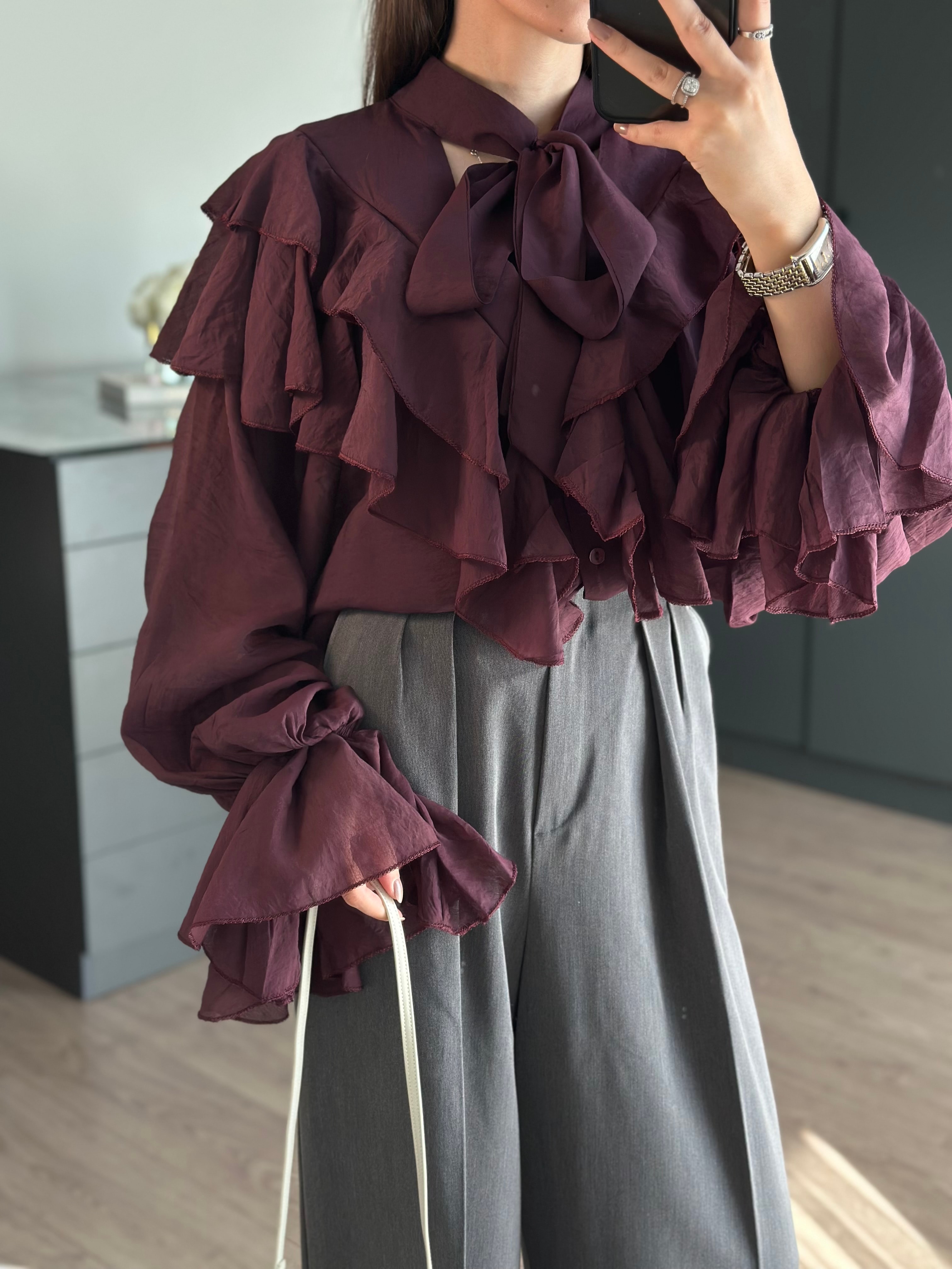 REUTTE KOLLARI FIRFIRLI YAKA DETAYLI GÖMLEK