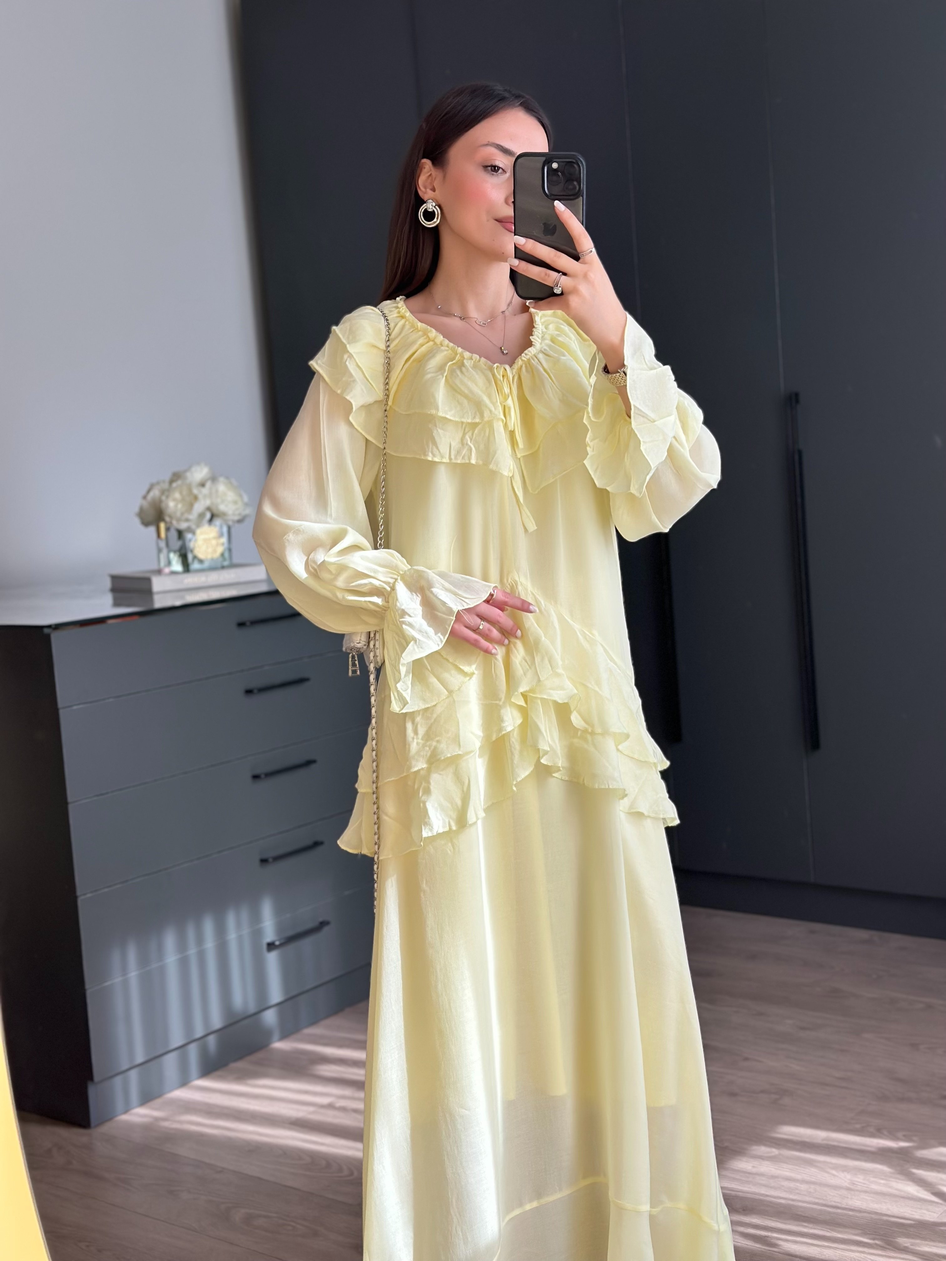 AZELYA SARI FIRFIRLI TASARIM ELBİSE