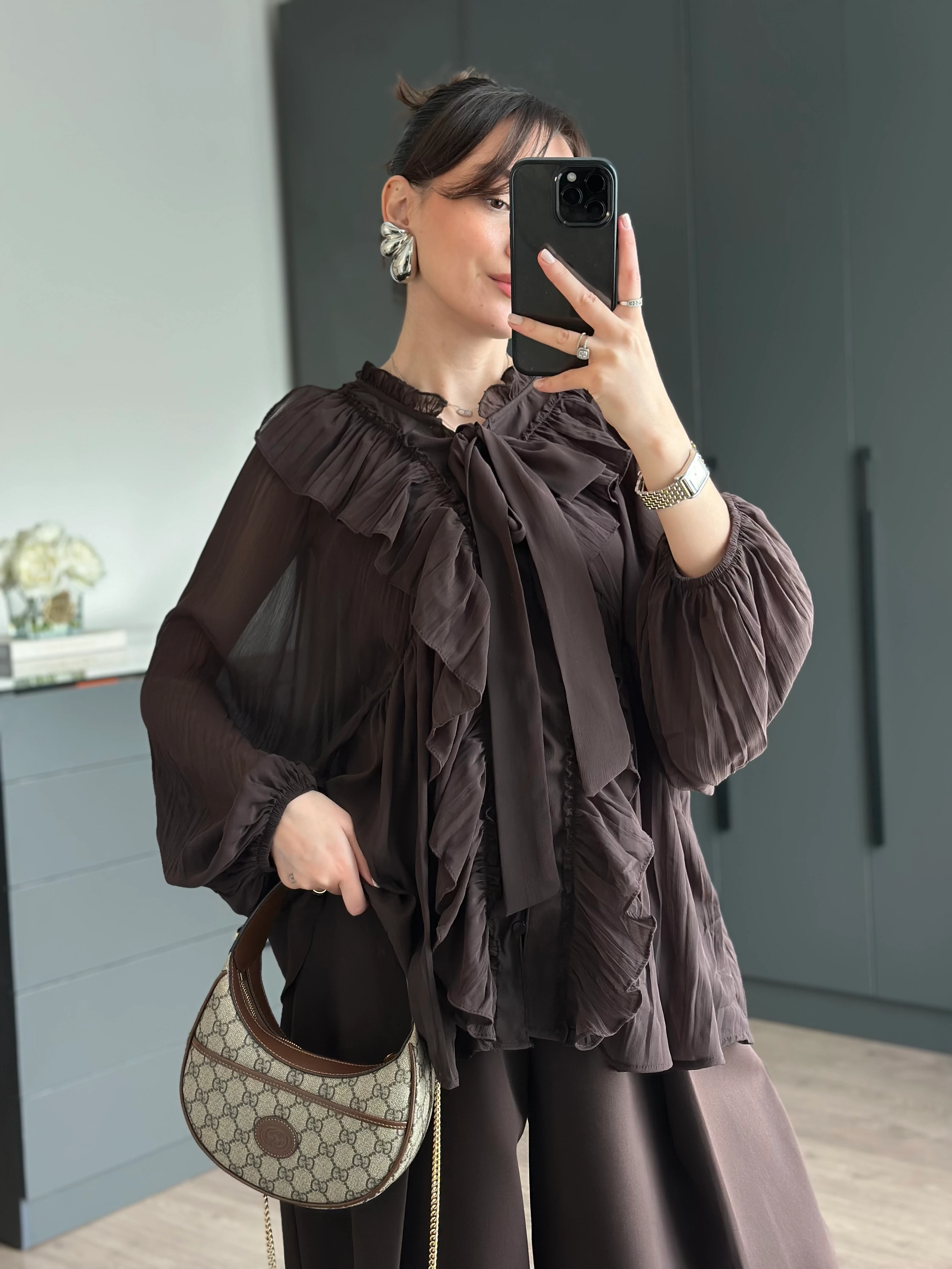 VOLANLI BAĞLAMA DETAYLI TÜL BLUZ - Acı Kahve