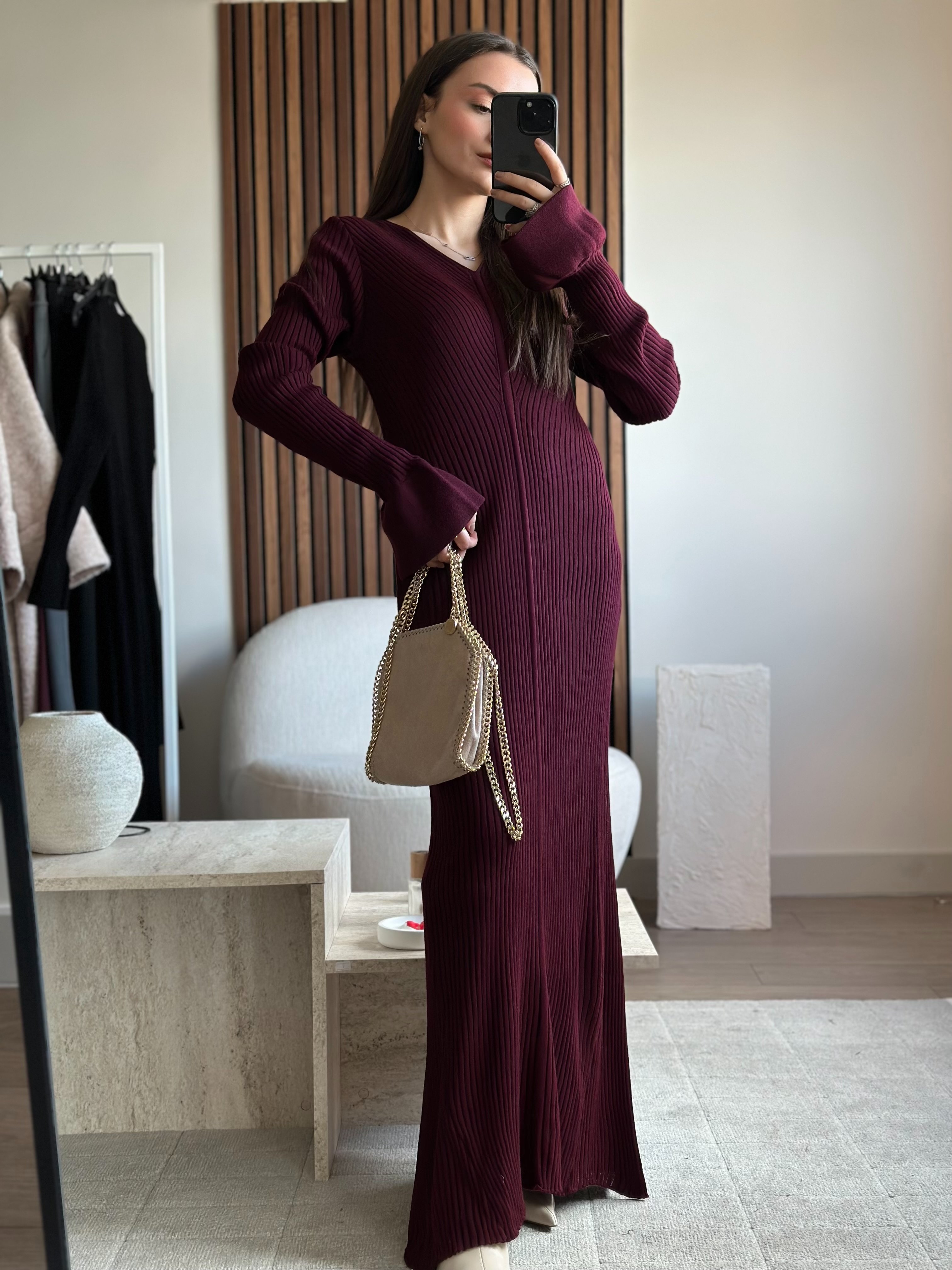 BORDO DOKULU V YAKA TRİKO ELBİSE 