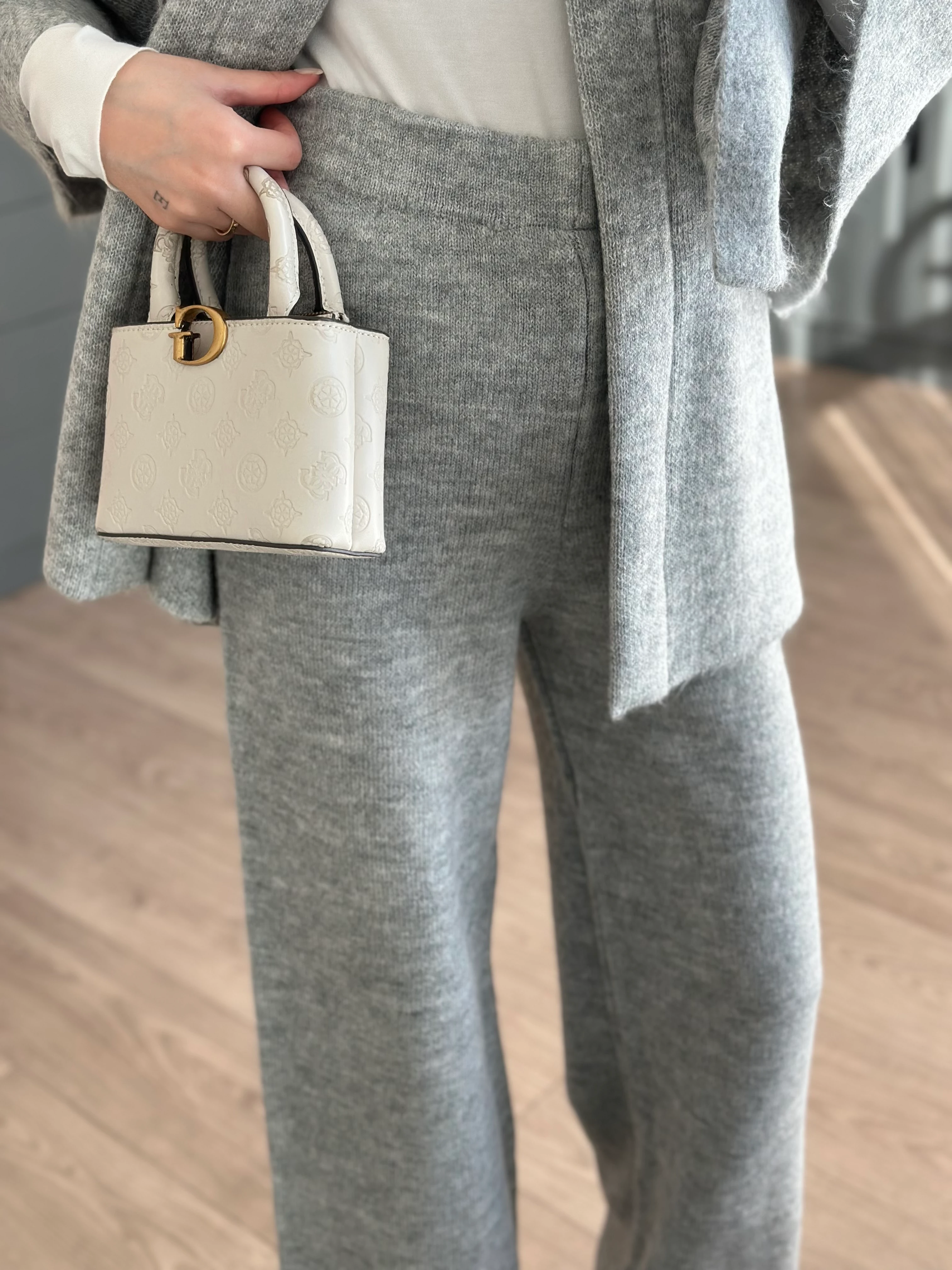 GRİ TRİKO PANTOLON