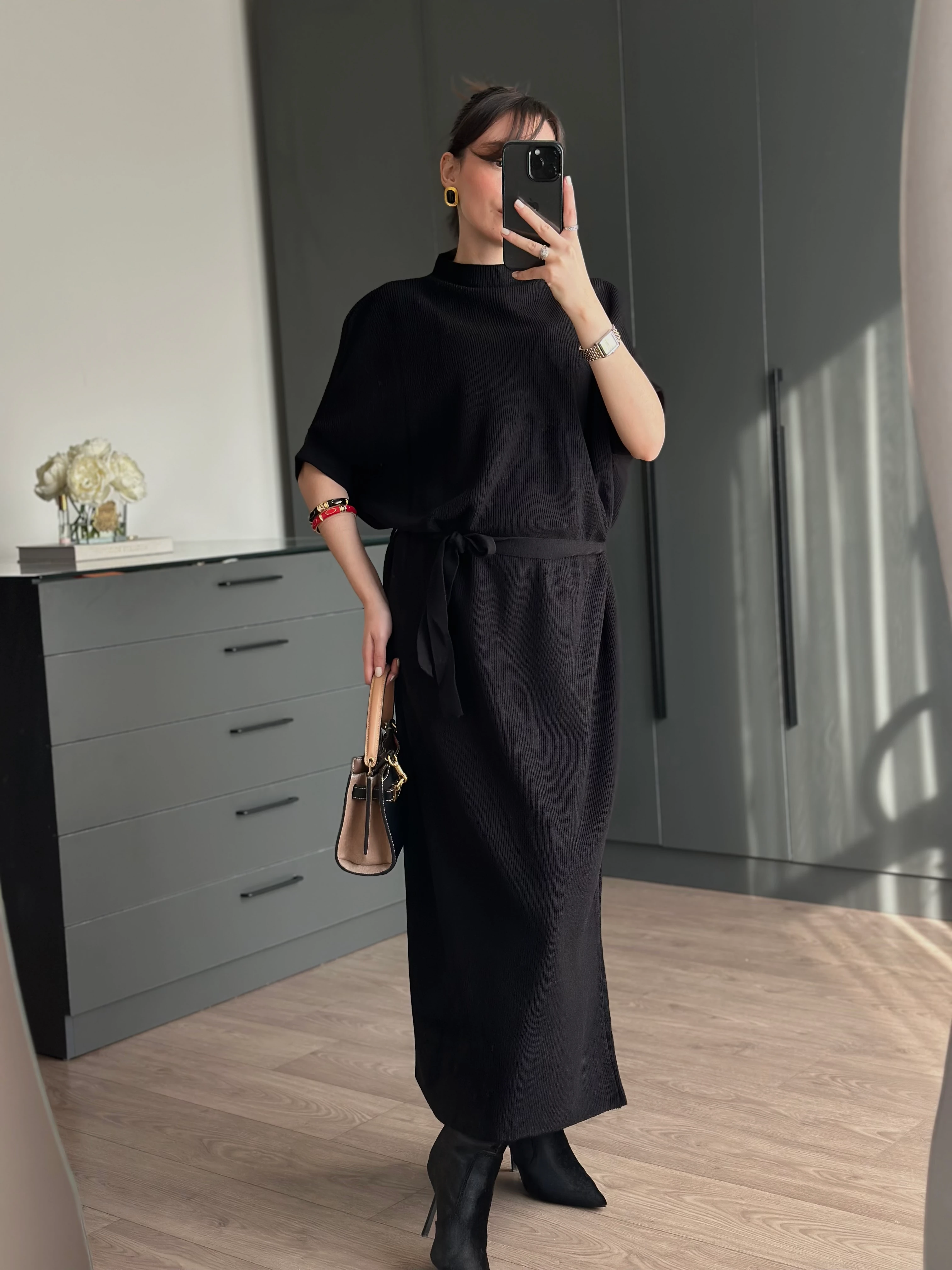 KUŞAKLI DÜŞÜK KOL TRİKO ELBİSE - Siyah