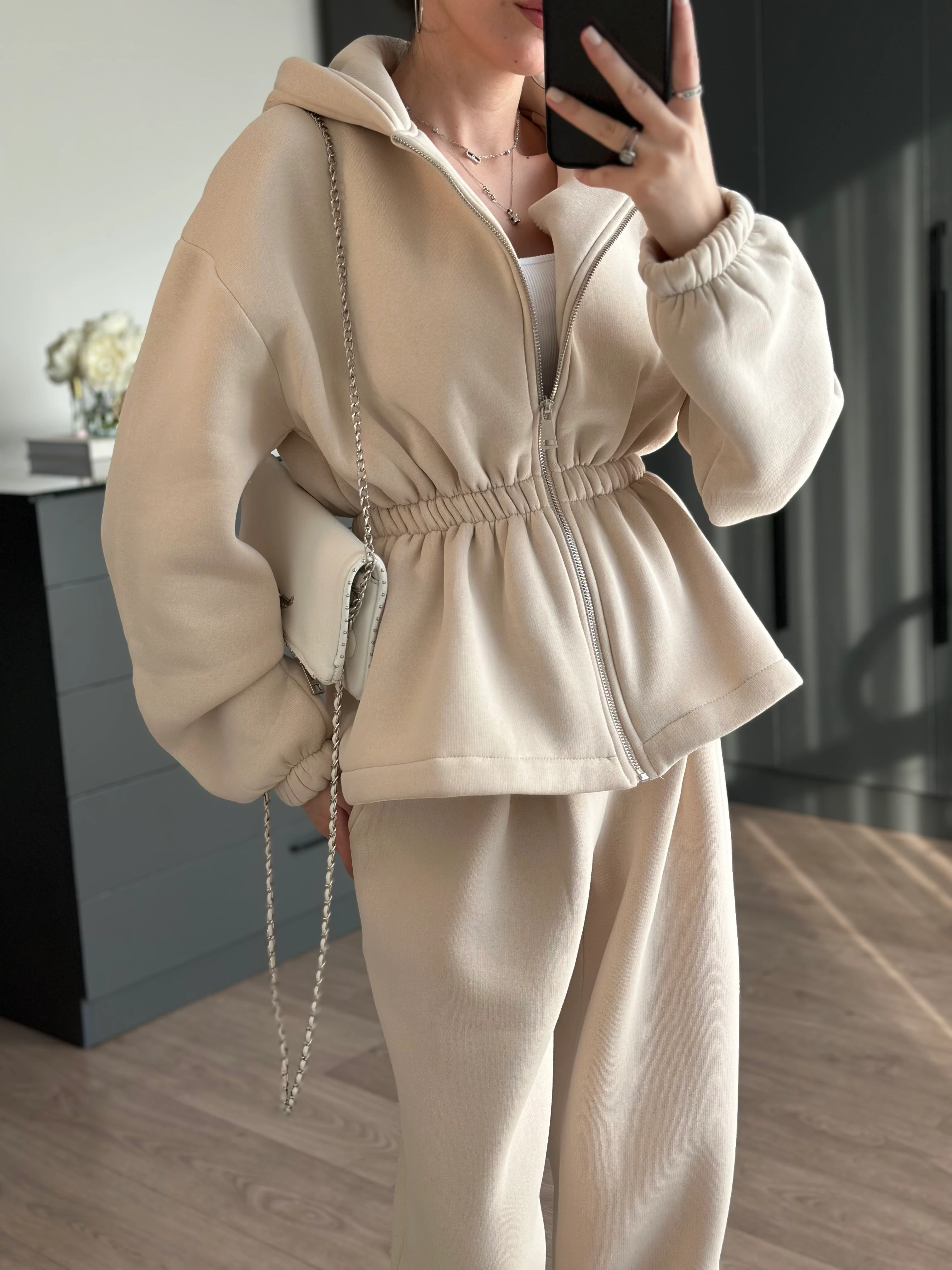 BELİ BÜZGÜ DETAYLI ŞARDONLU İKİLİ TAKIM