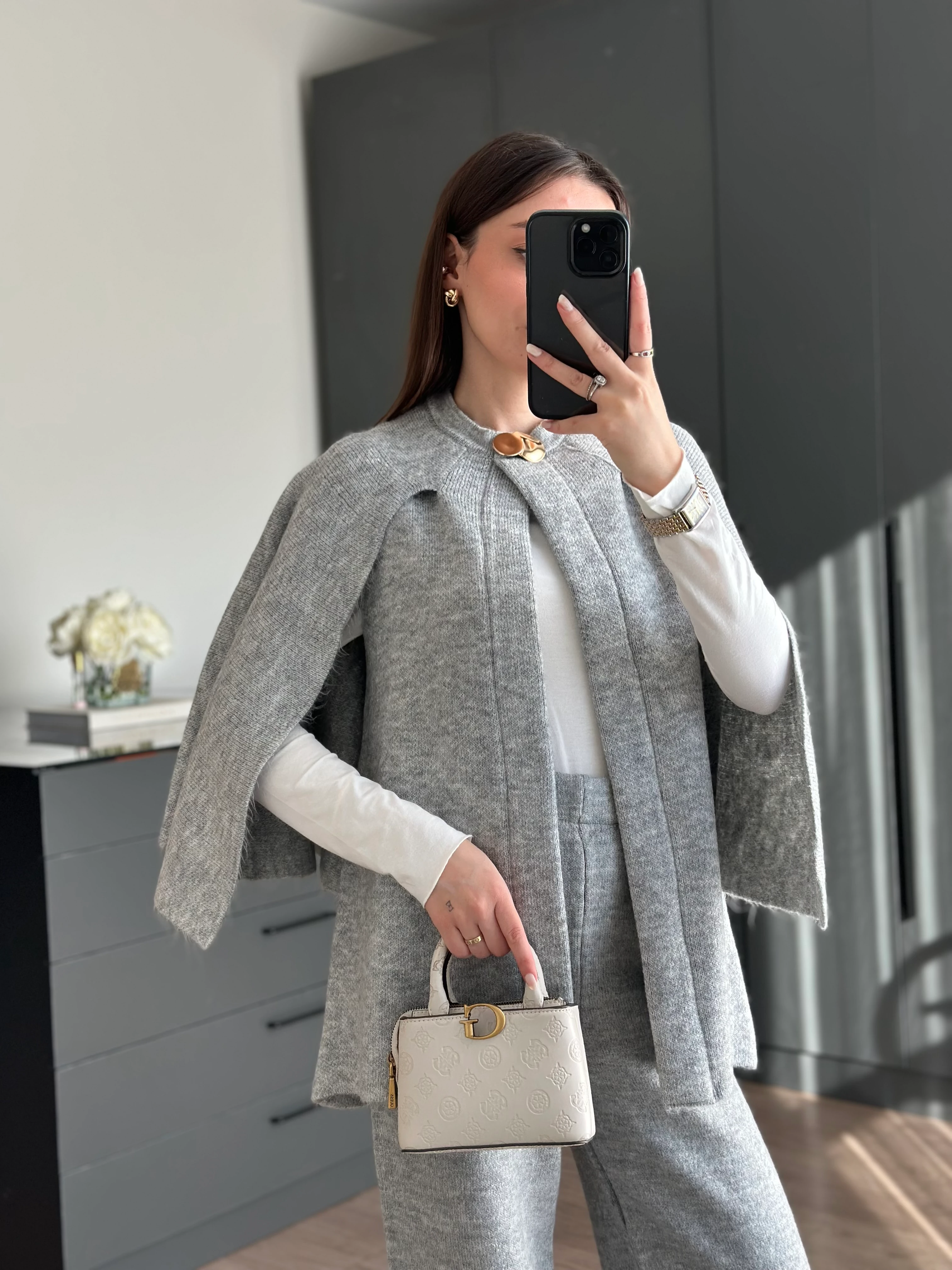 GRİ METAL DÜĞME DETAYLI TRİKO PANÇO