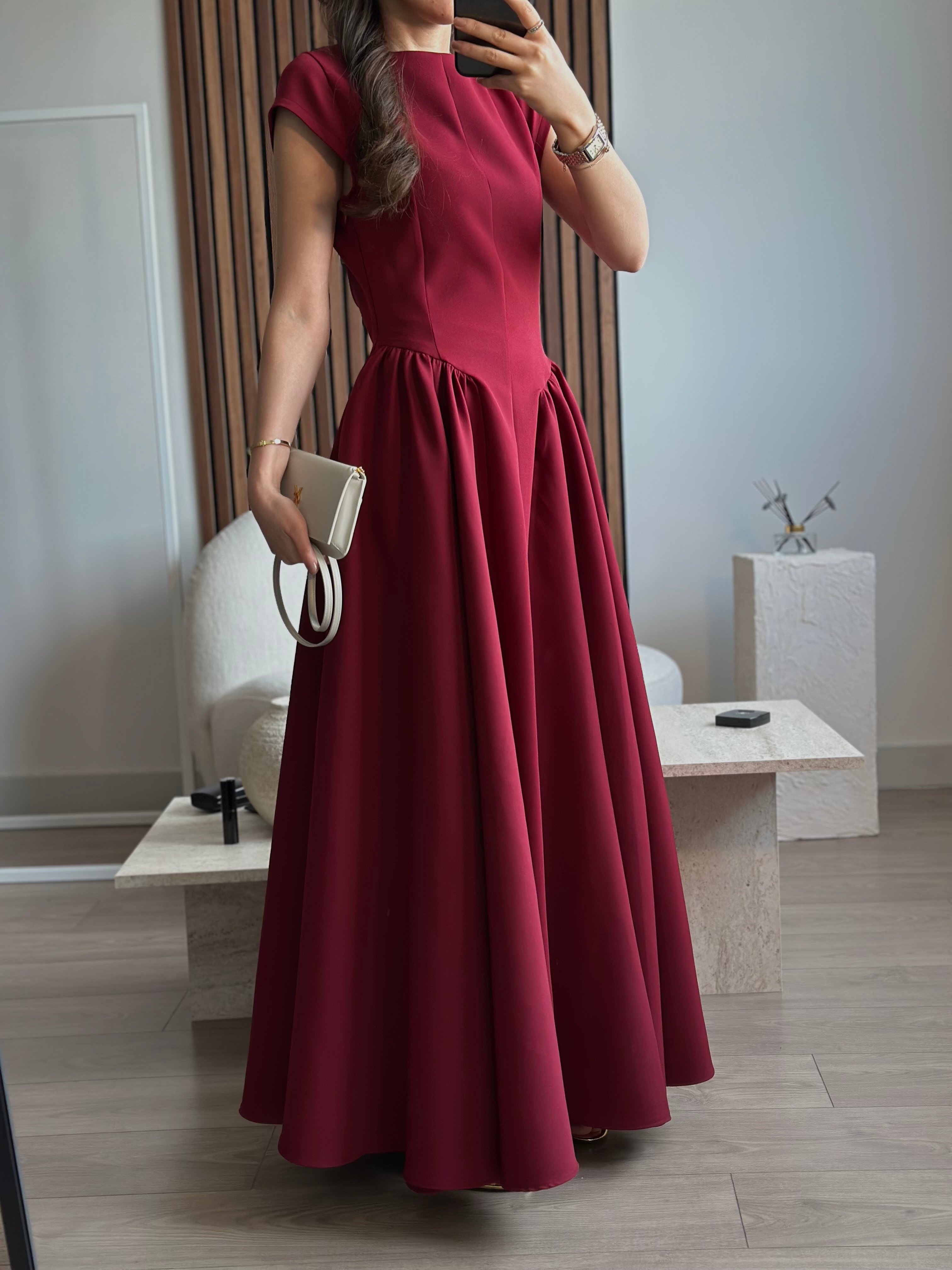 BORDO SIRT PENCERE DETAYLI FLARED MAXİ ELBİSE 