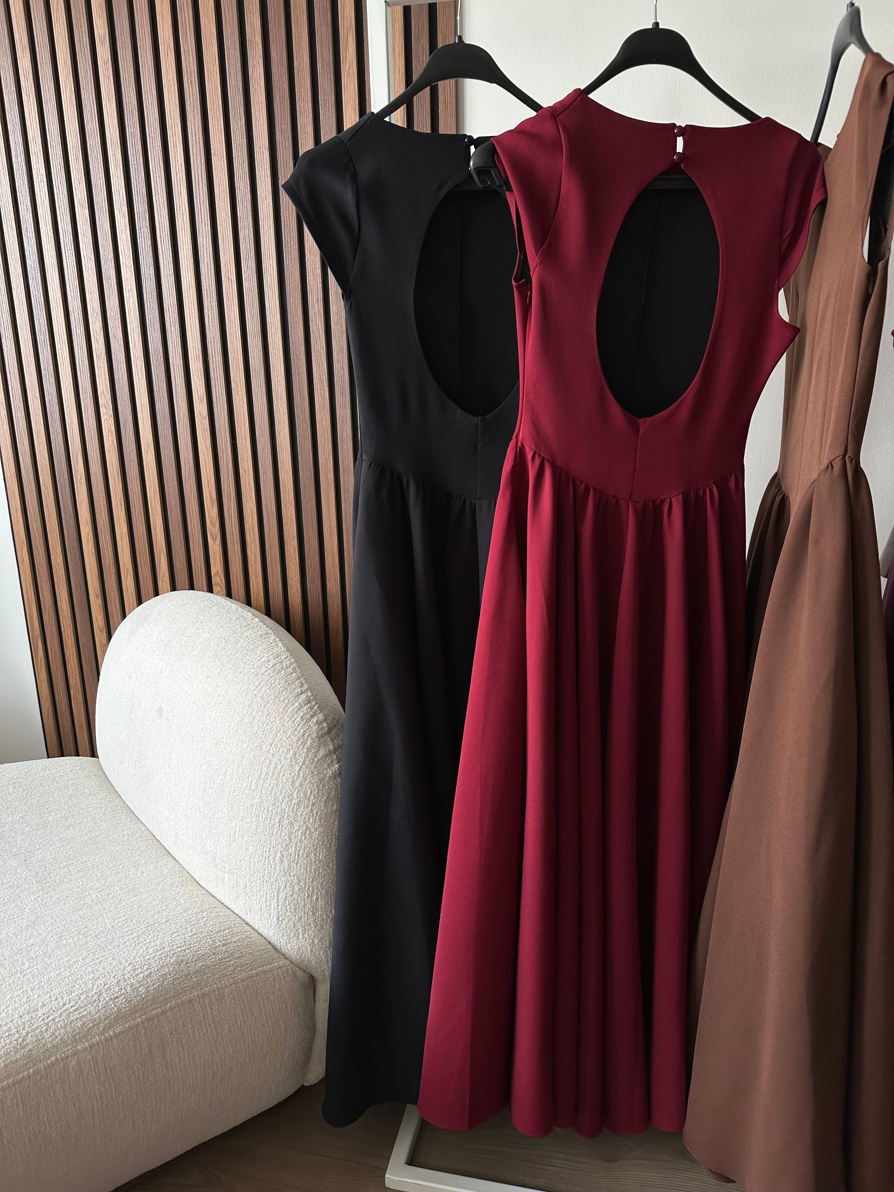 BORDO SIRT PENCERE DETAYLI FLARED MAXİ ELBİSE 