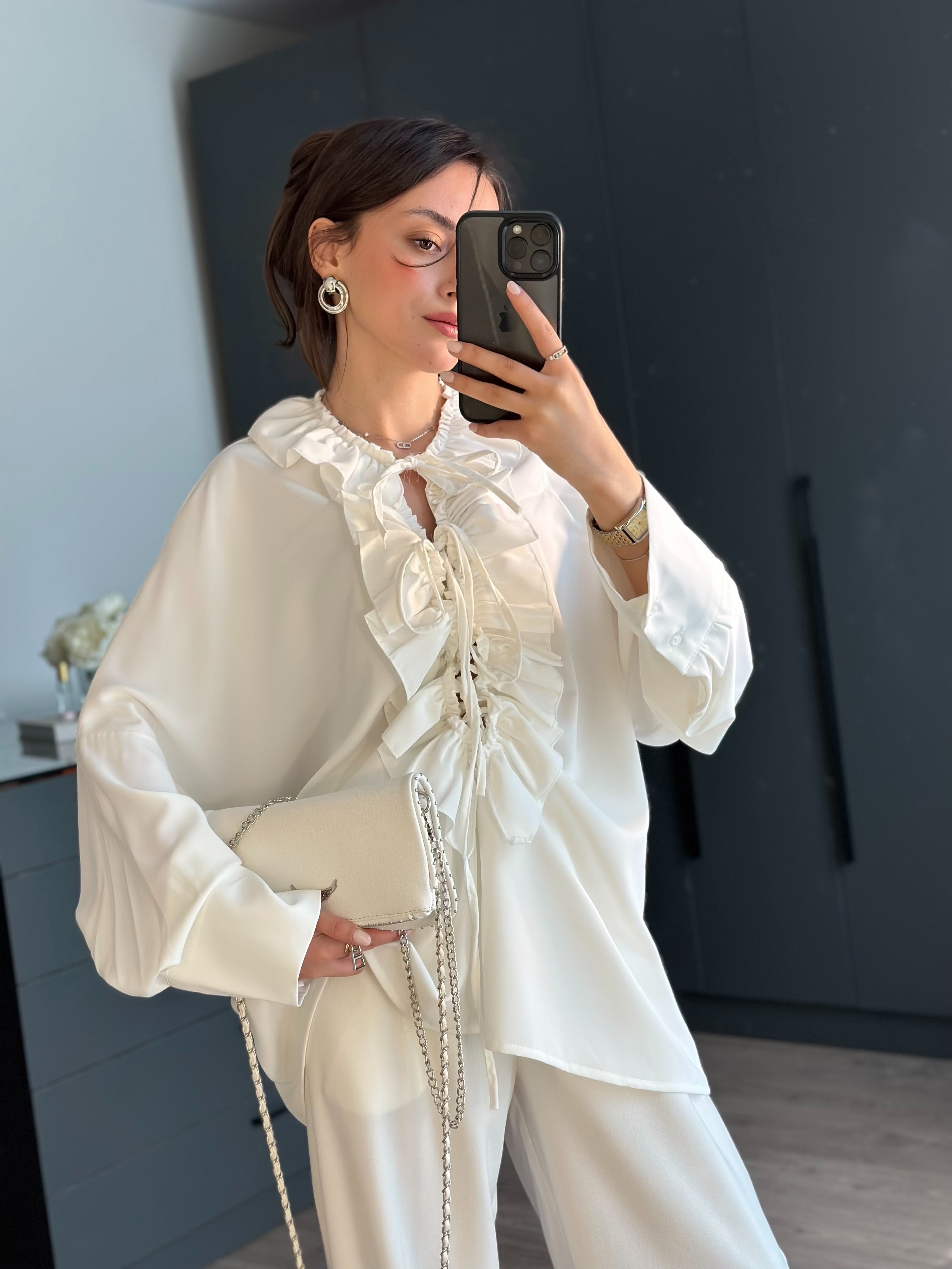 MARKA MODEL BEYAZ VOLANT GÖMLEK