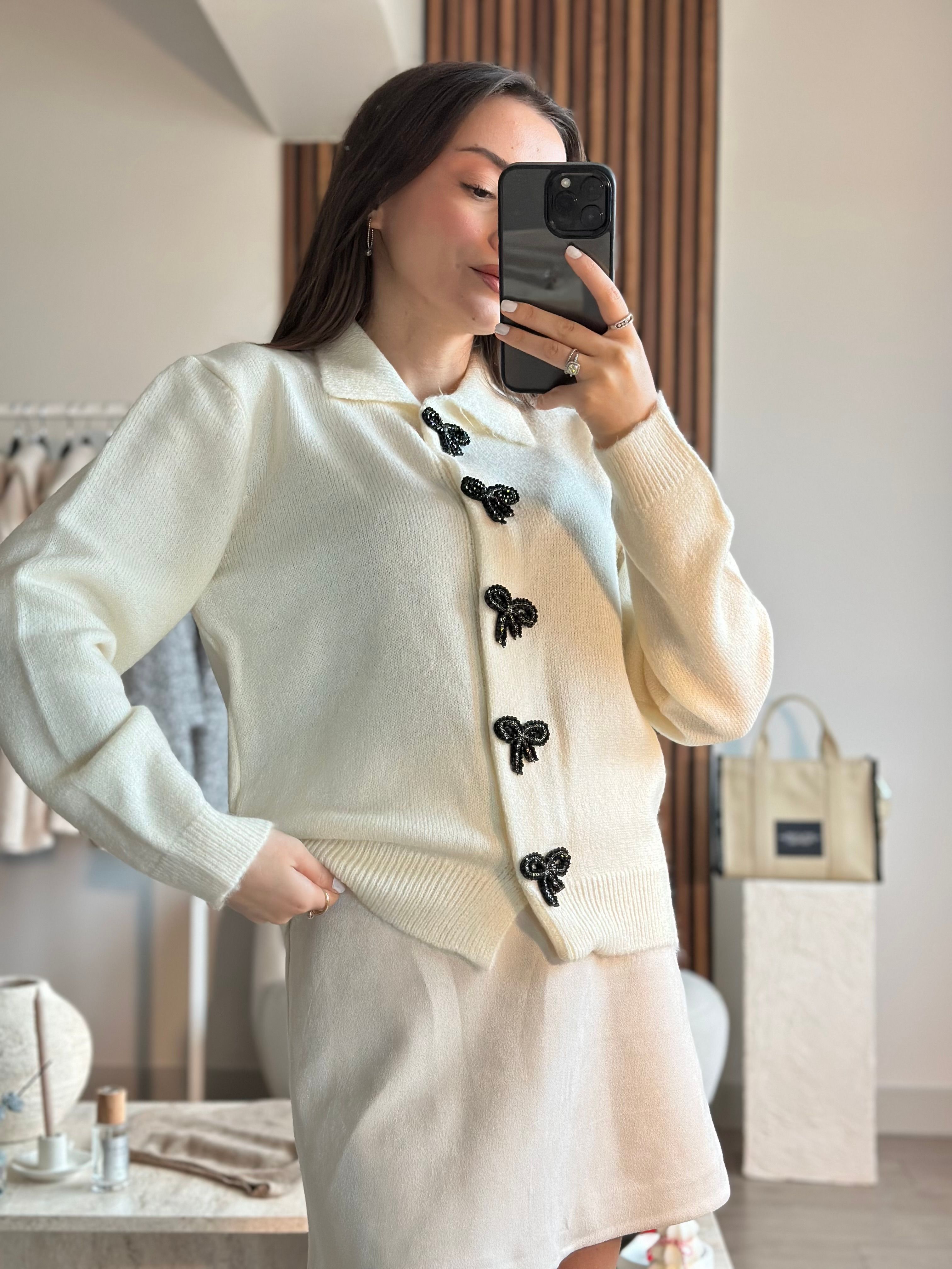 EKRU TAŞLI FİYONK ÇITÇITLI HIRKA