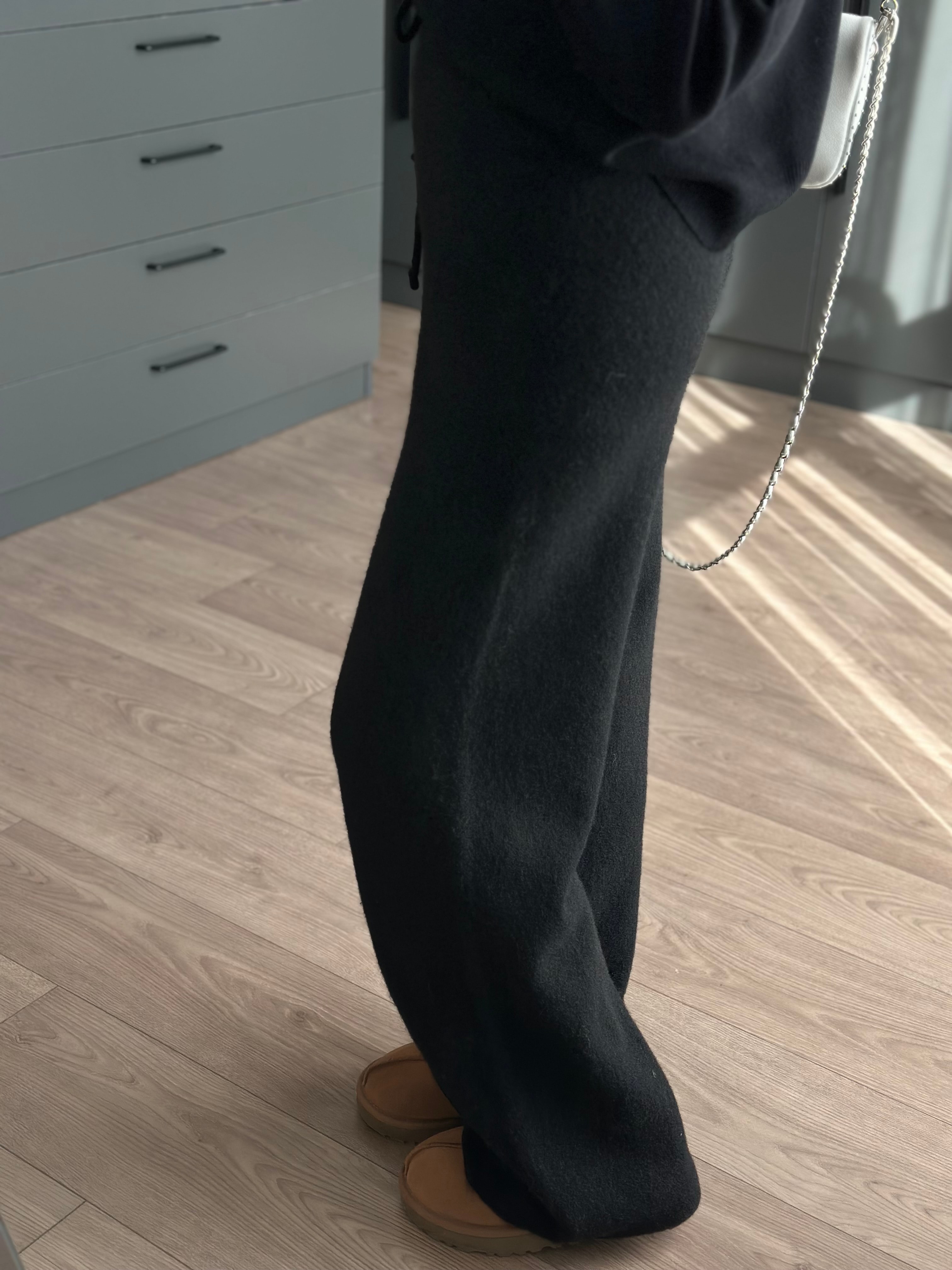 YUMUŞAK DOKULU TRİKO SİYAH PANTOLON