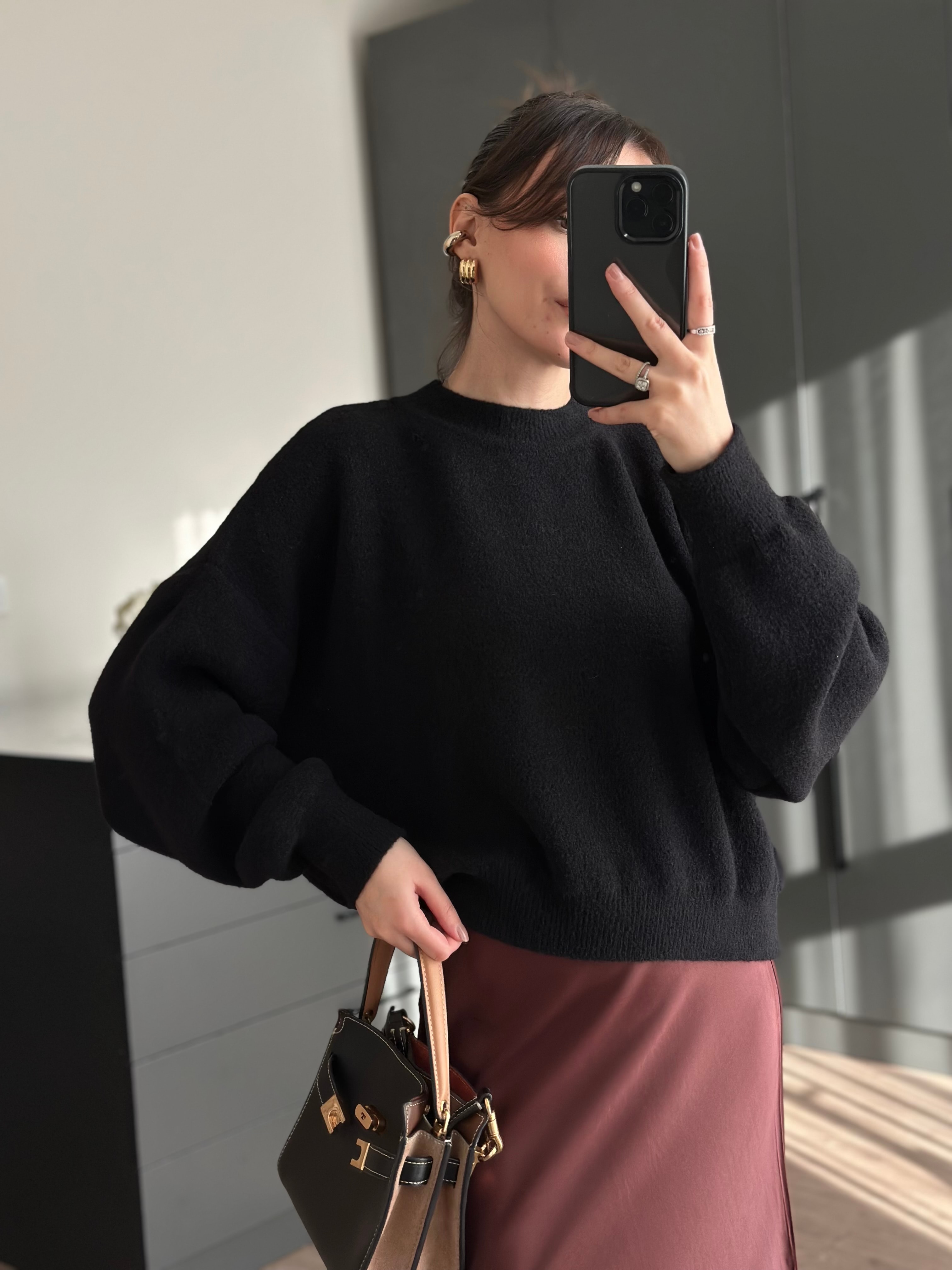 BİSİKLET YAKA SİYAH KAZAK