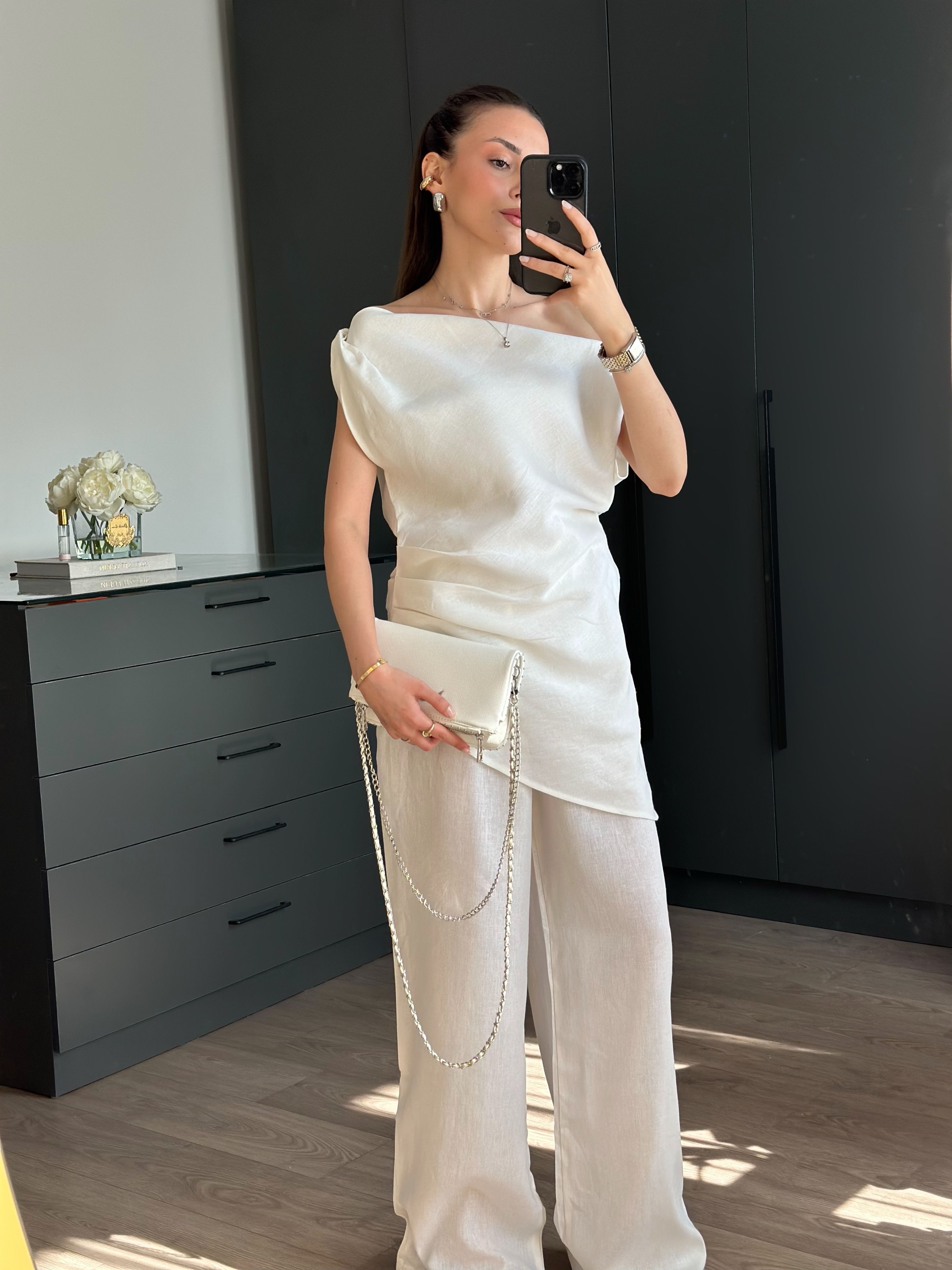 ASİMETRİK YAKA DETAYLI EKRU KETEN TAKIM