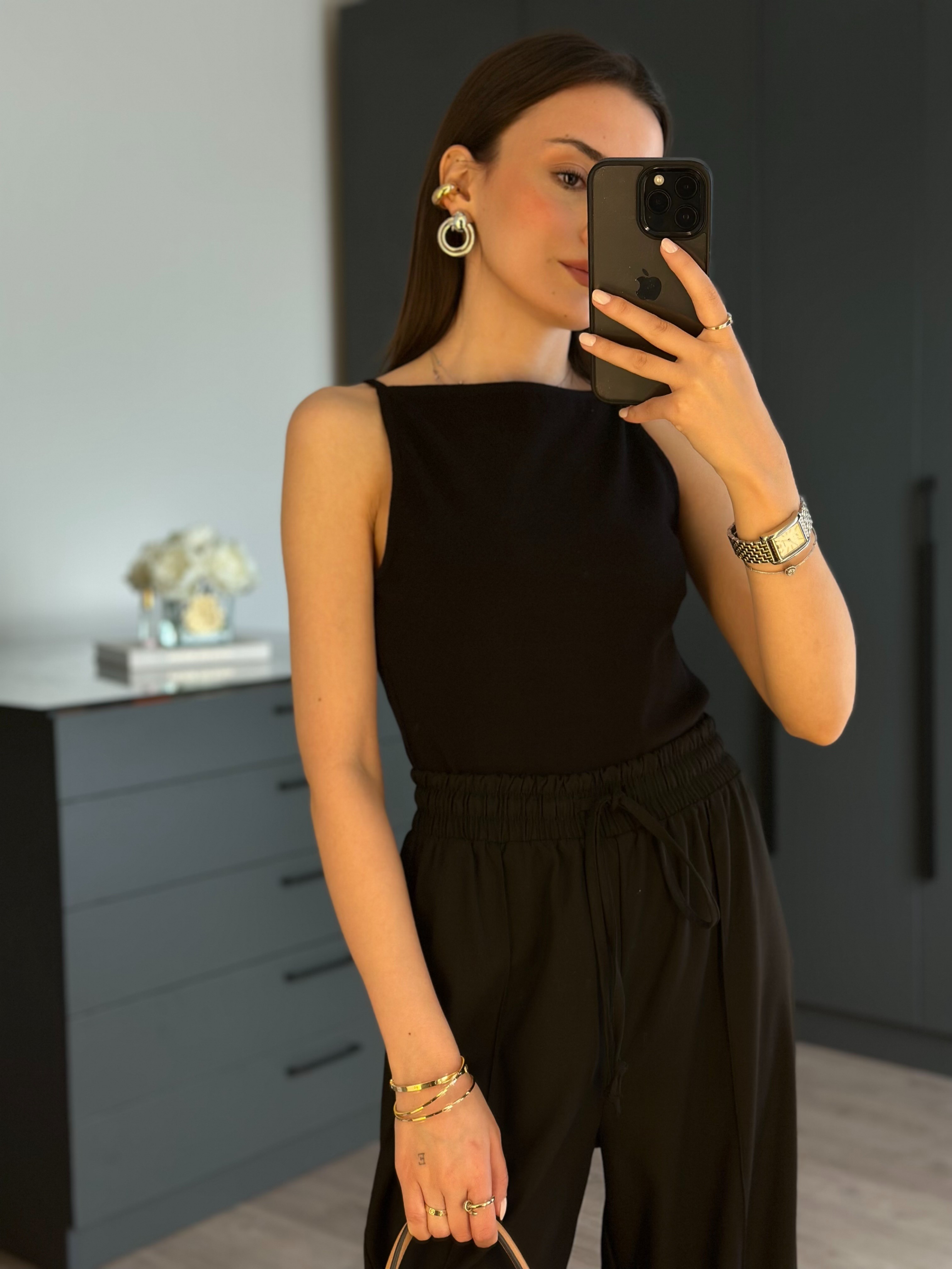 MARKA MODEL SİYAH ASKILI BODY