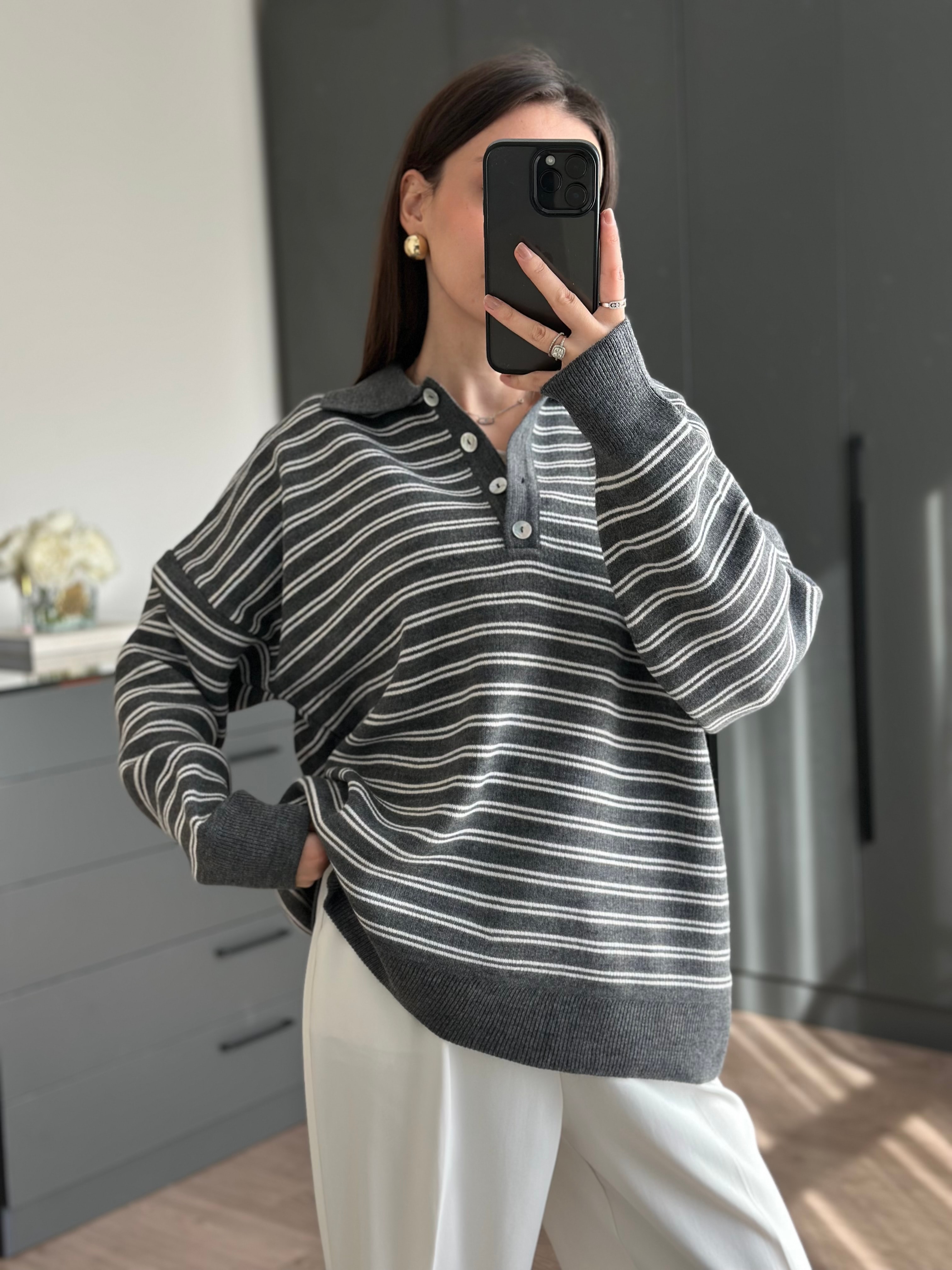 ÇİZGİLİ POLO YAKA GRİ KAZAK