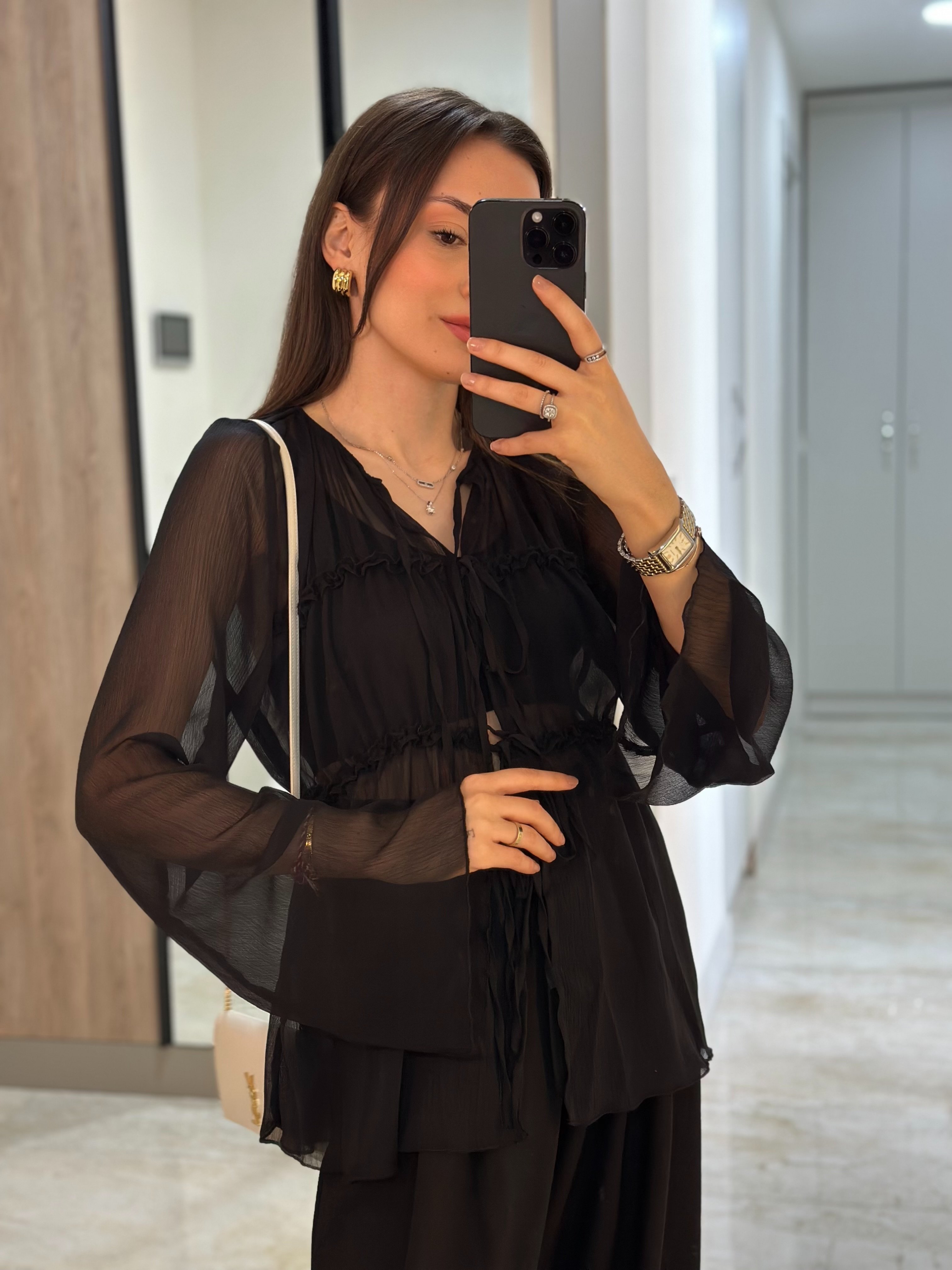 SİYAH BÜZGÜLÜ FIRFIRLI BLUZ