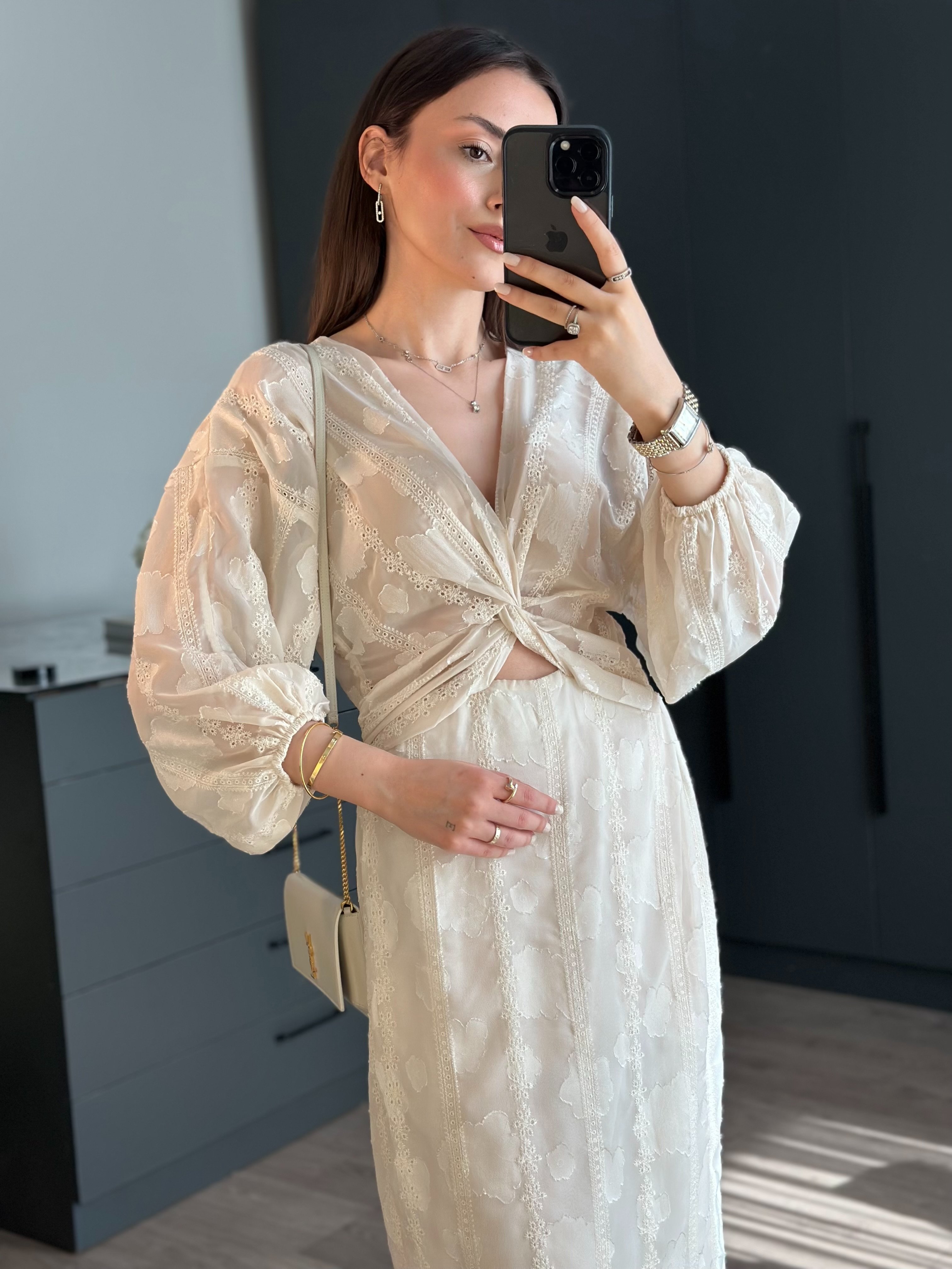 TASARIM DÜĞÜM DETAYLI BEJ ELBİSE