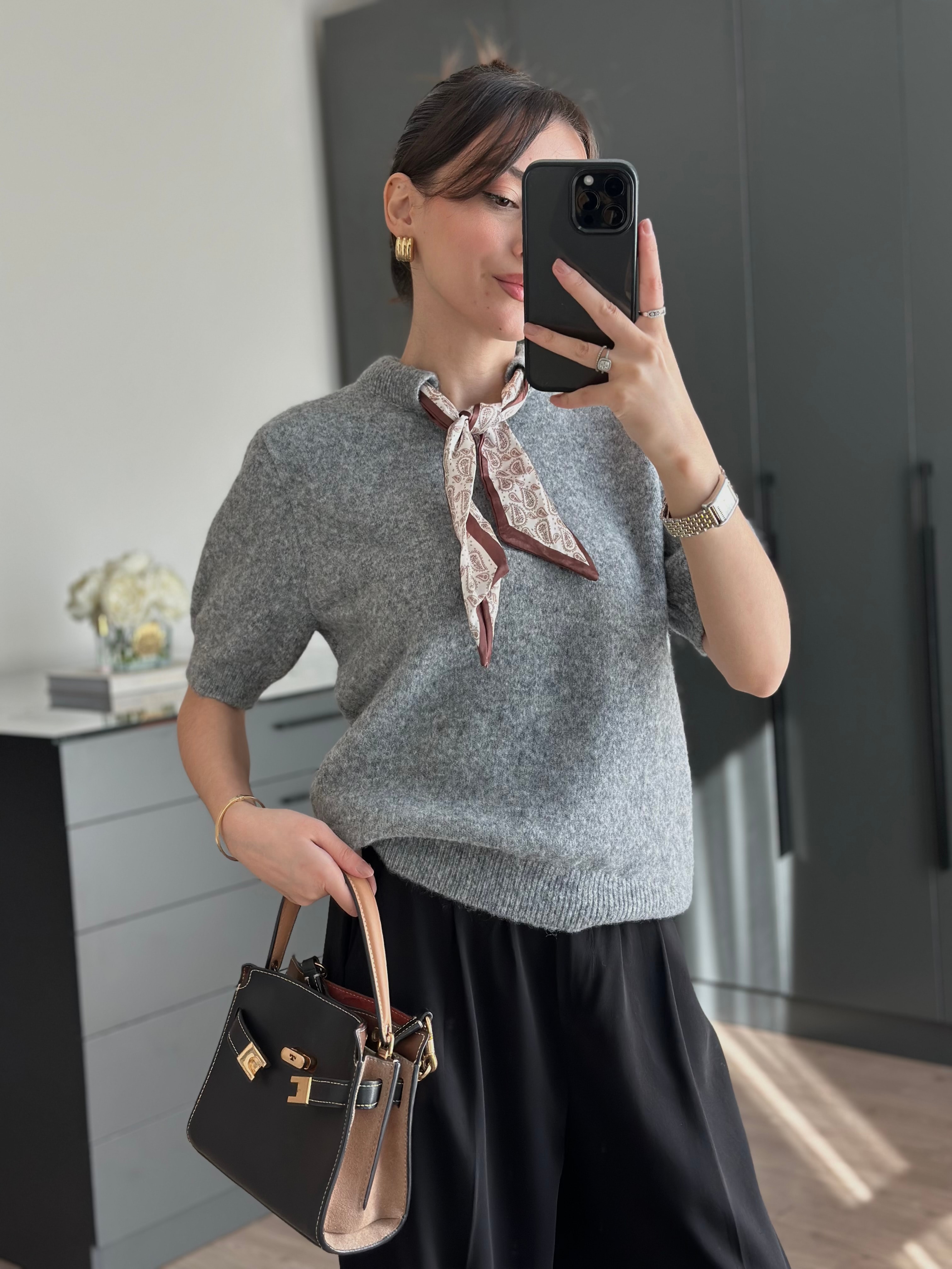 FULAR BAĞLAMALI KISA KOL KAZAK