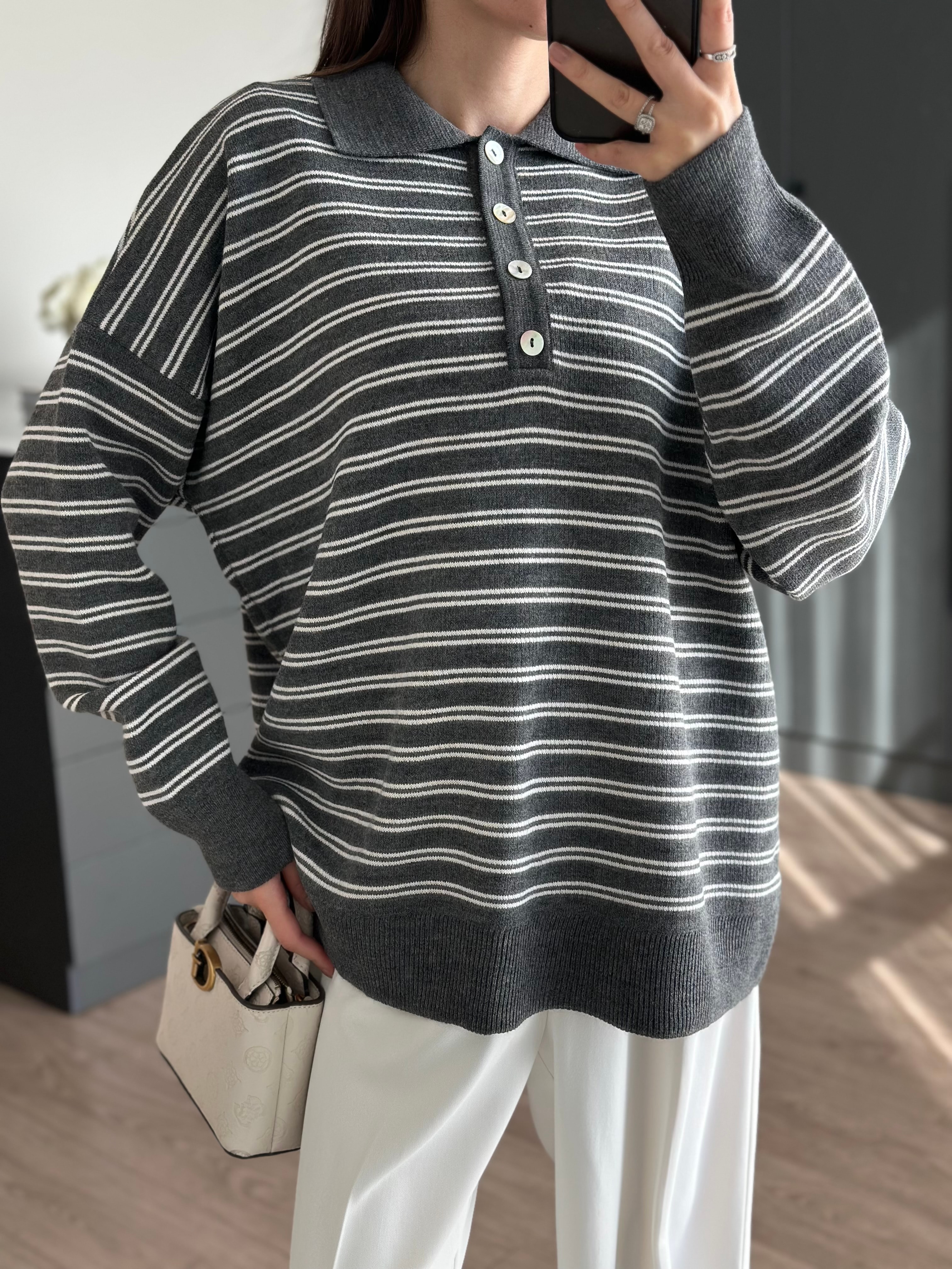 ÇİZGİLİ POLO YAKA GRİ KAZAK