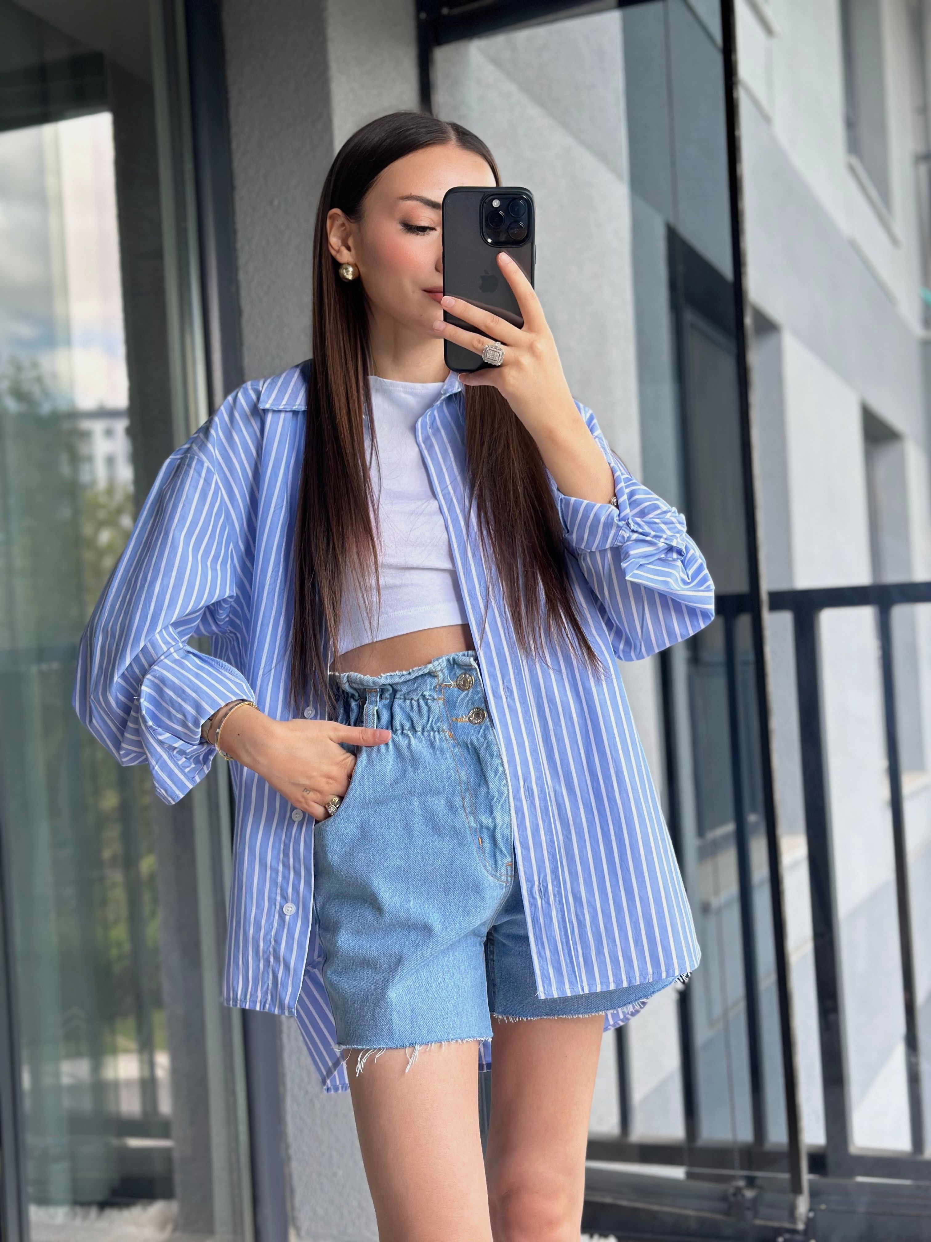 BUTTON BACK OVERSIZED SHIRT