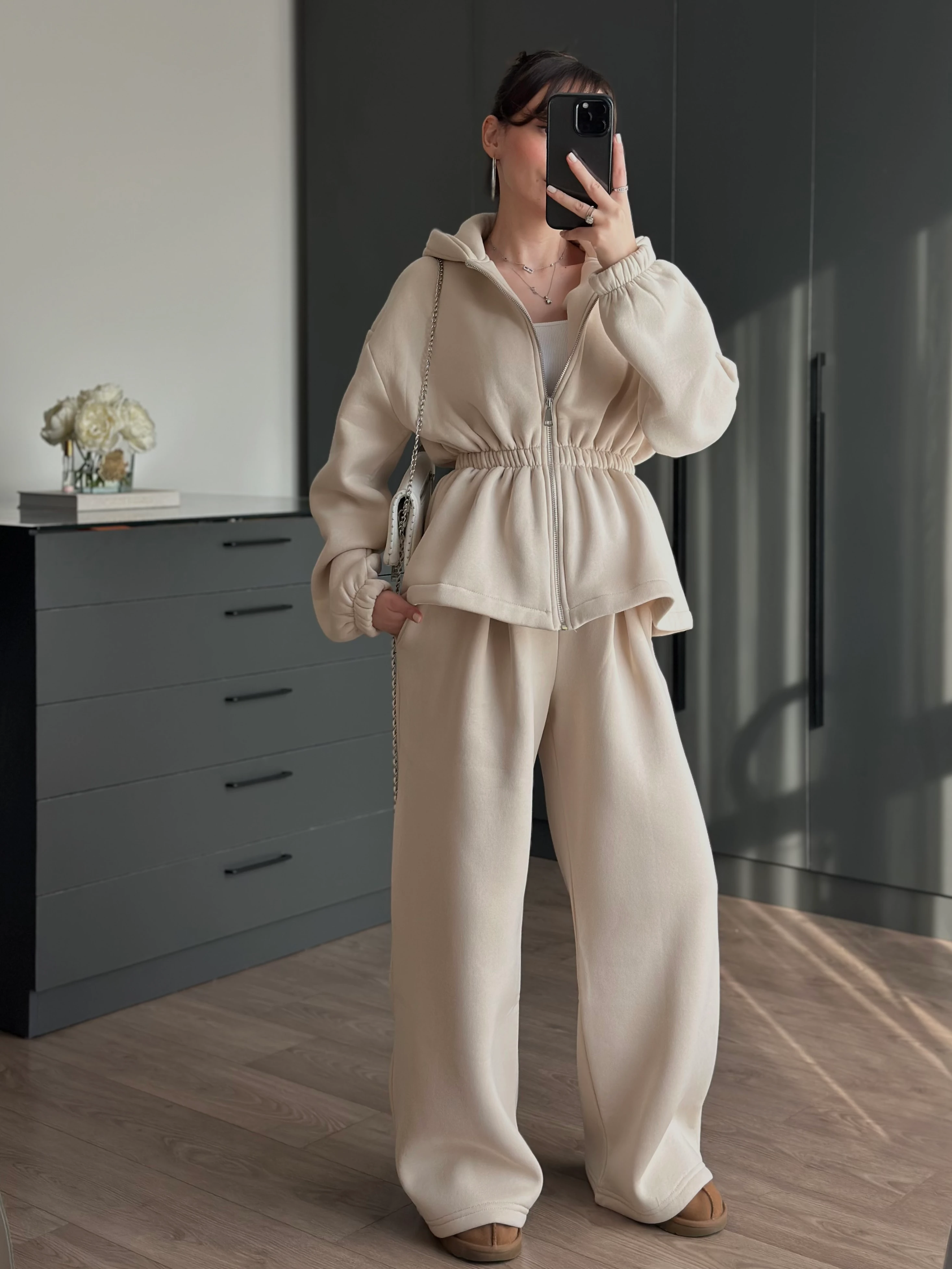 BELİ BÜZGÜ DETAYLI ŞARDONLU İKİLİ TAKIM