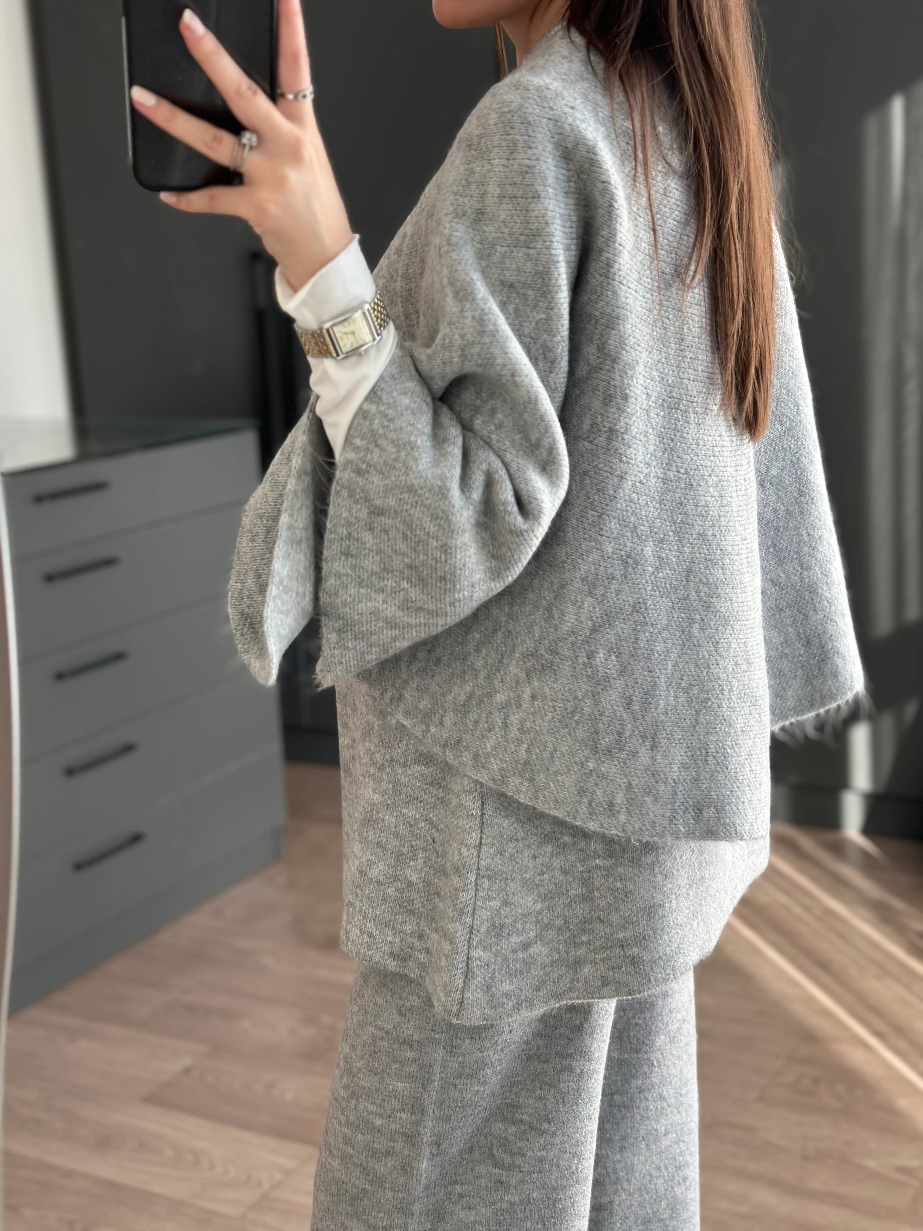 GRİ METAL DÜĞME DETAYLI TRİKO PANÇO