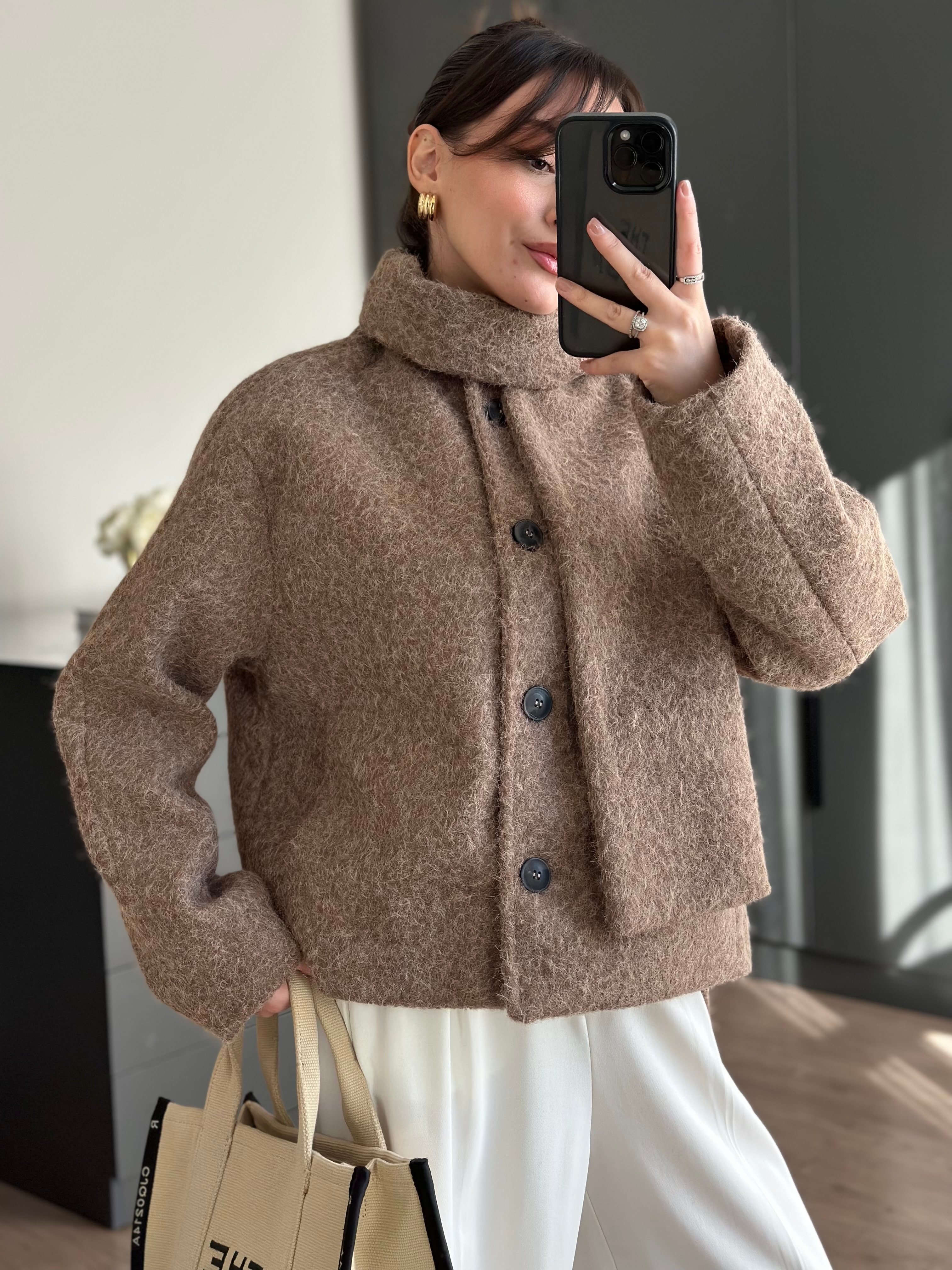 ATKI DETAYLI KISA VİZON KABAN