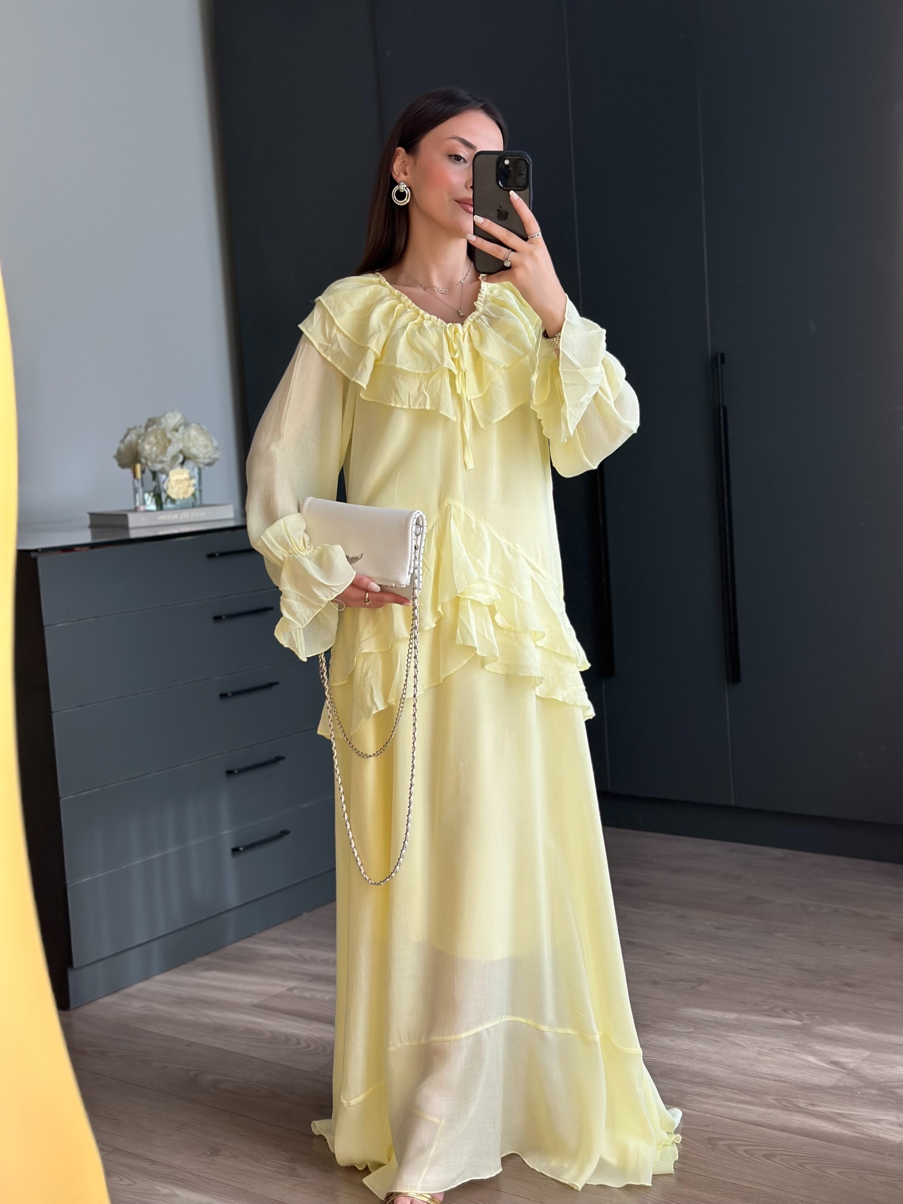 AZELYA SARI FIRFIRLI TASARIM ELBİSE