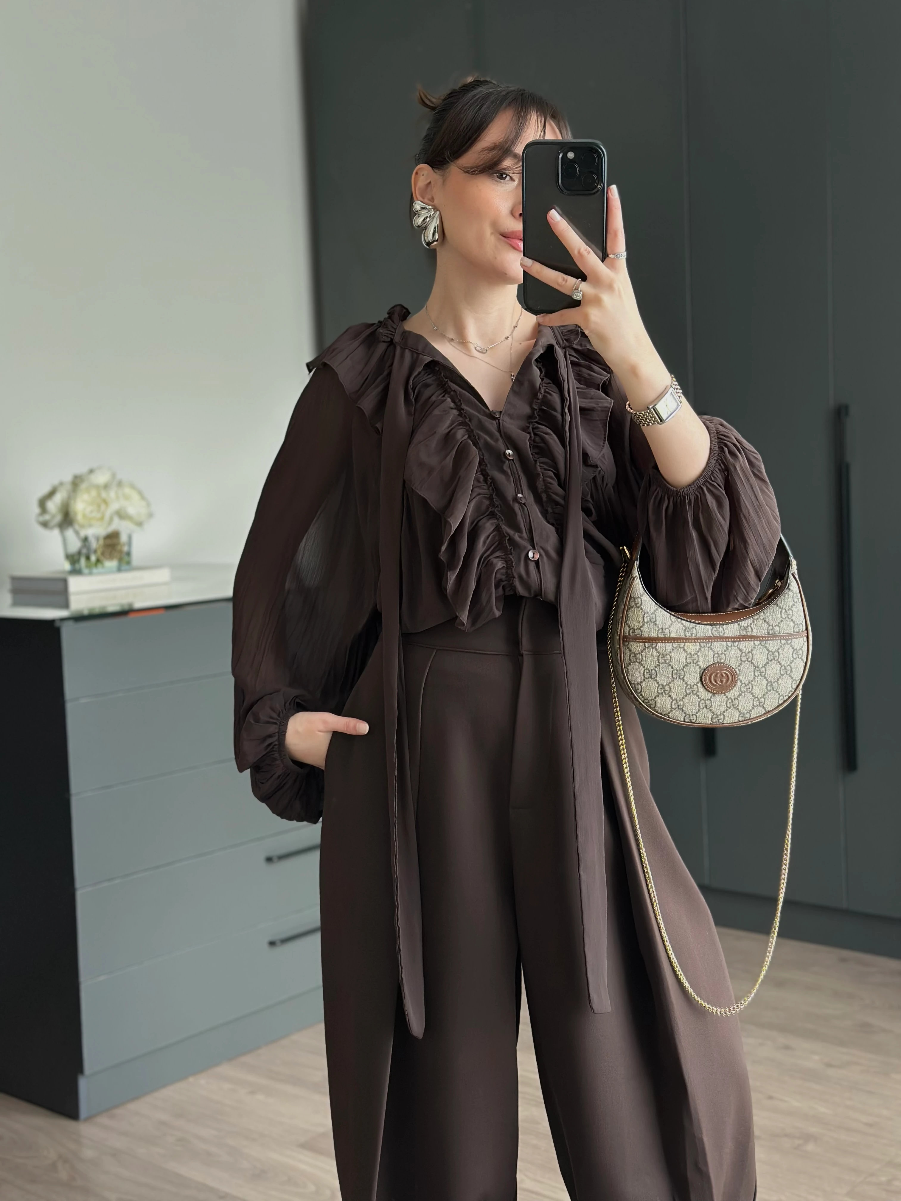 VOLANLI BAĞLAMA DETAYLI TÜL BLUZ