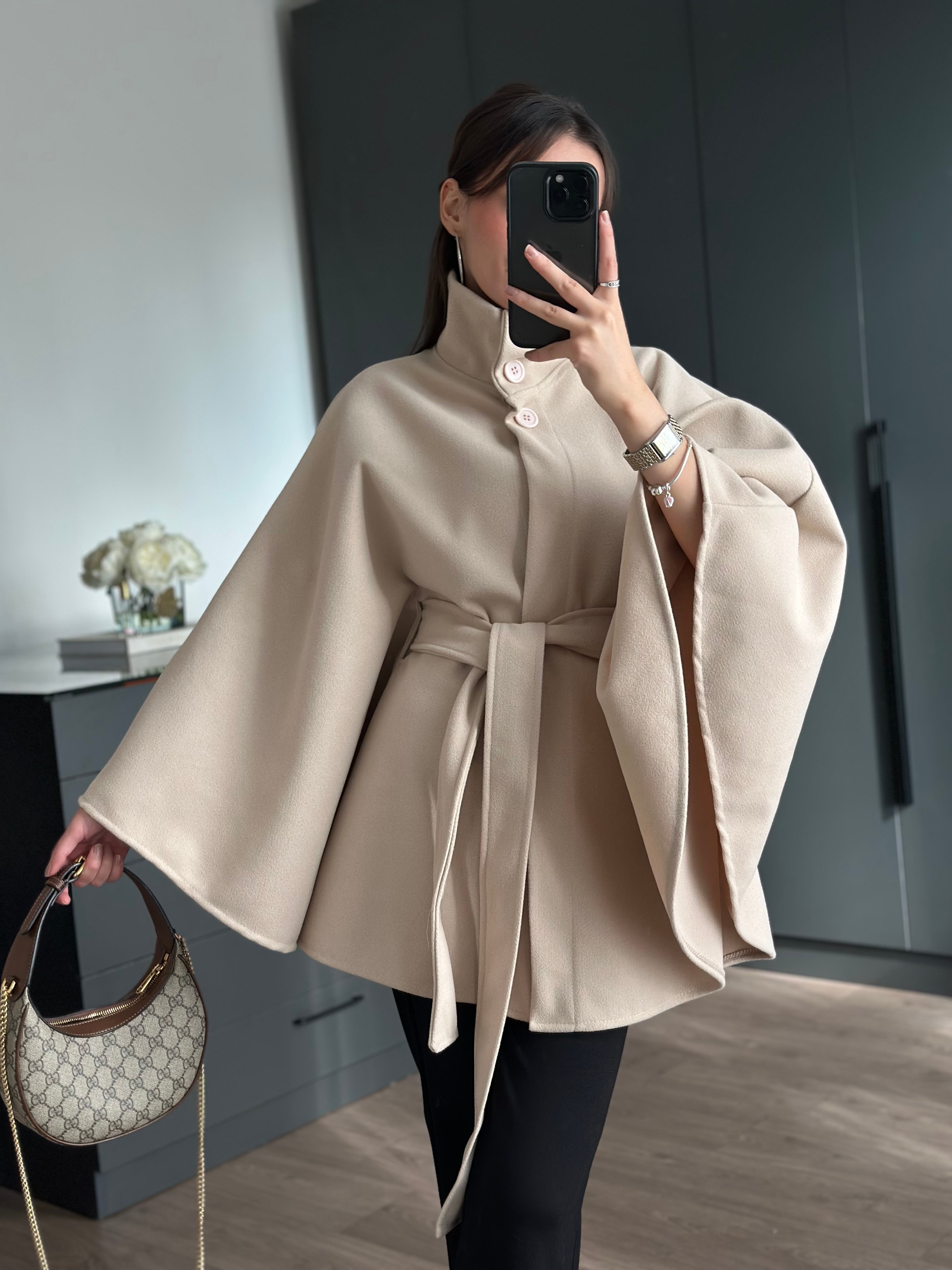 EKRU DİK YAKA BAĞLAMALI PANÇO