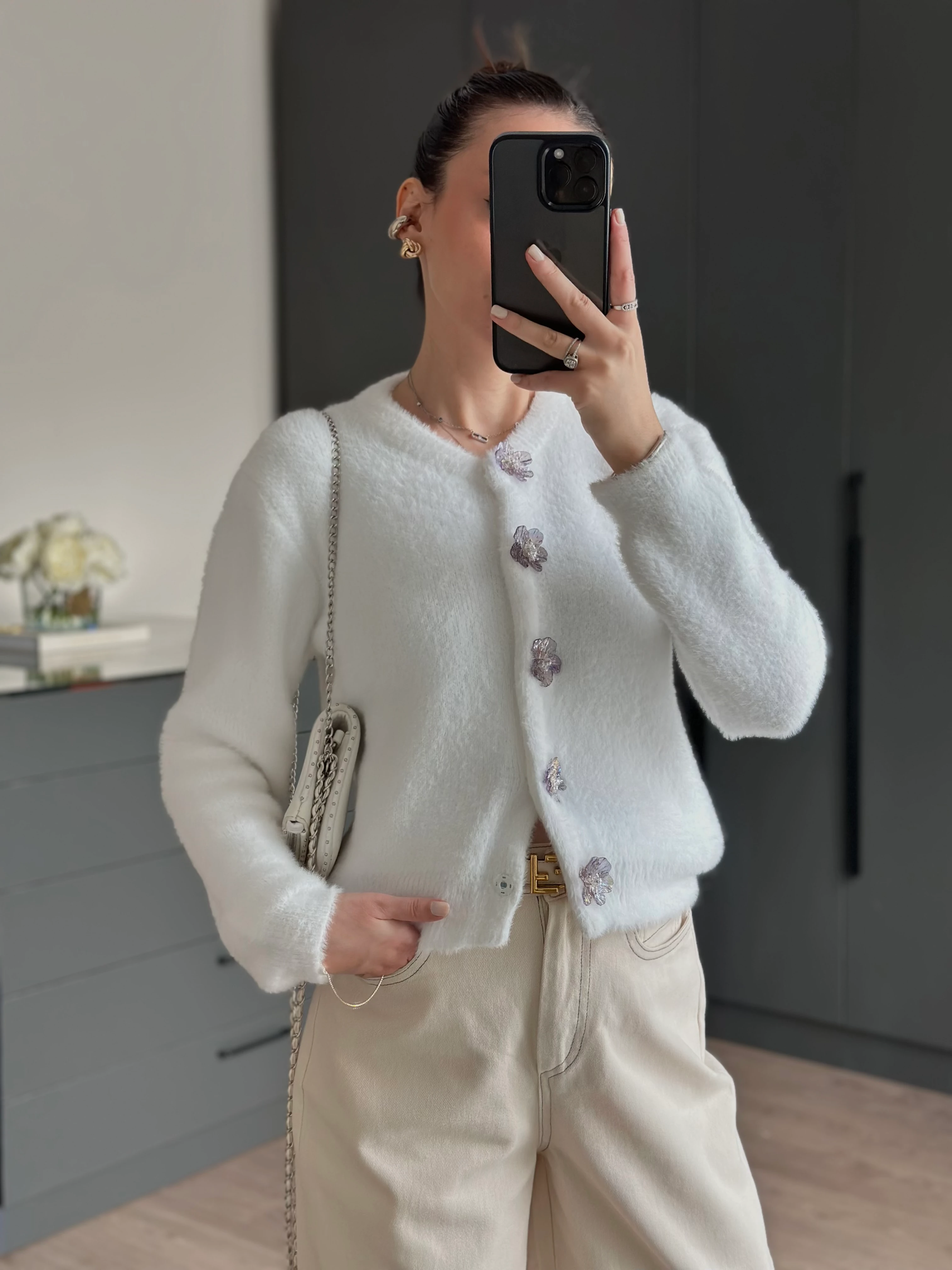 ÇİÇEK TAŞLI YUMOŞ HIRKA