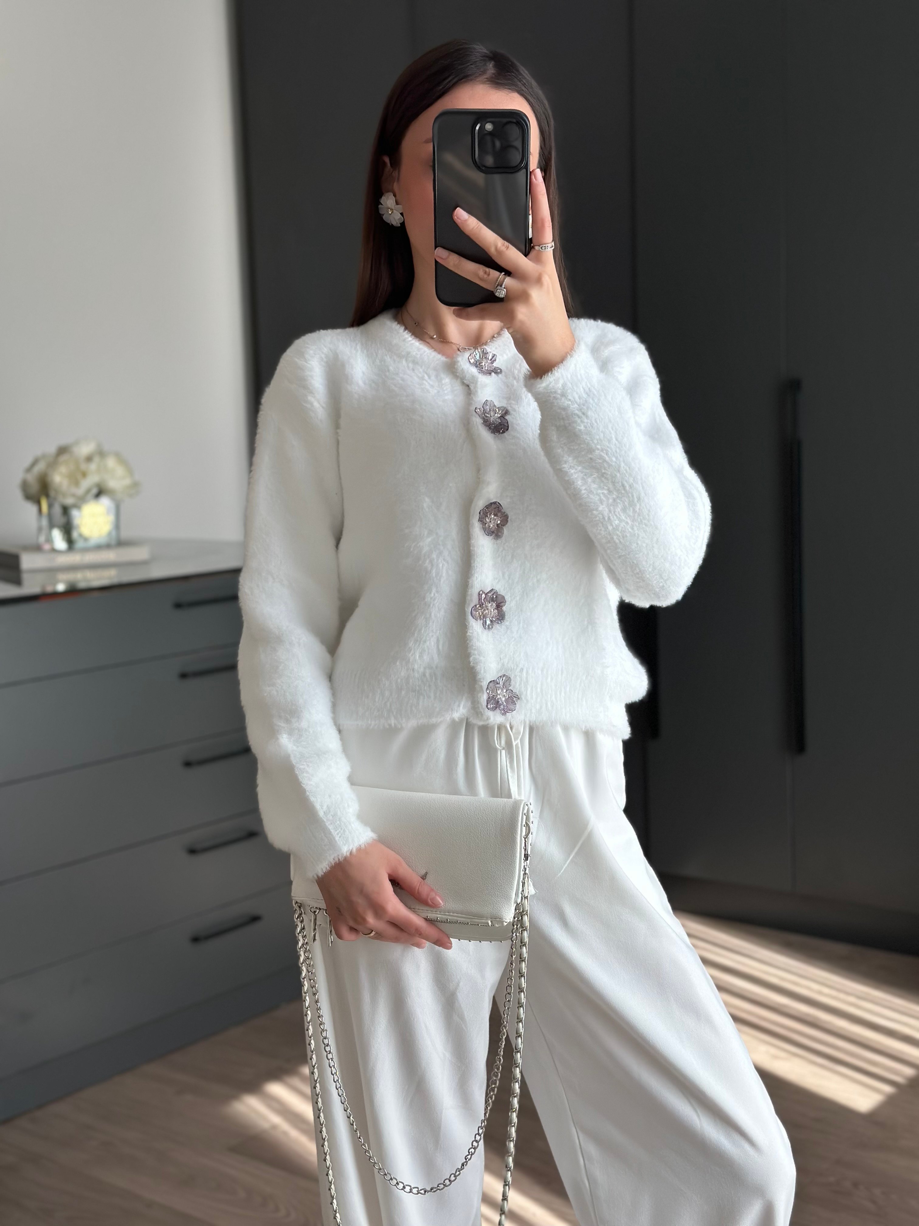 ÇİÇEK TAŞLI YUMOŞ HIRKA